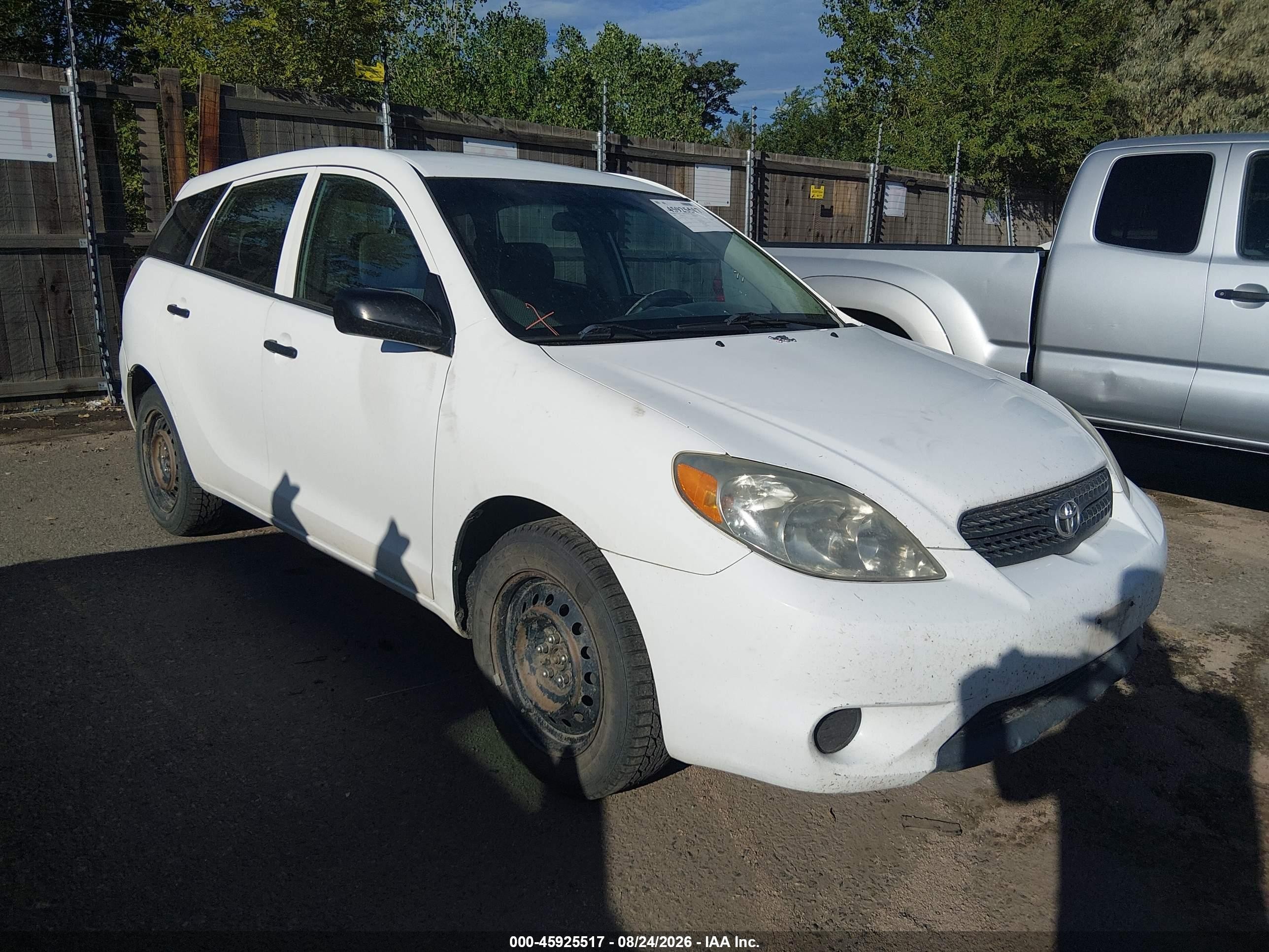 2007 Toyota Matrix   Белый vin: 2T1KR32E07C675162