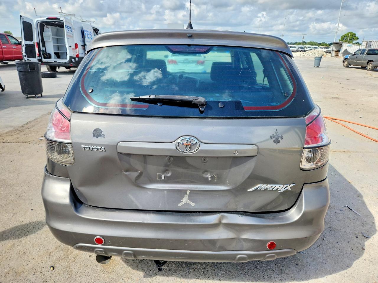 2008 Toyota Matrix Base Gray vin: 2T1KR32E08C696742
