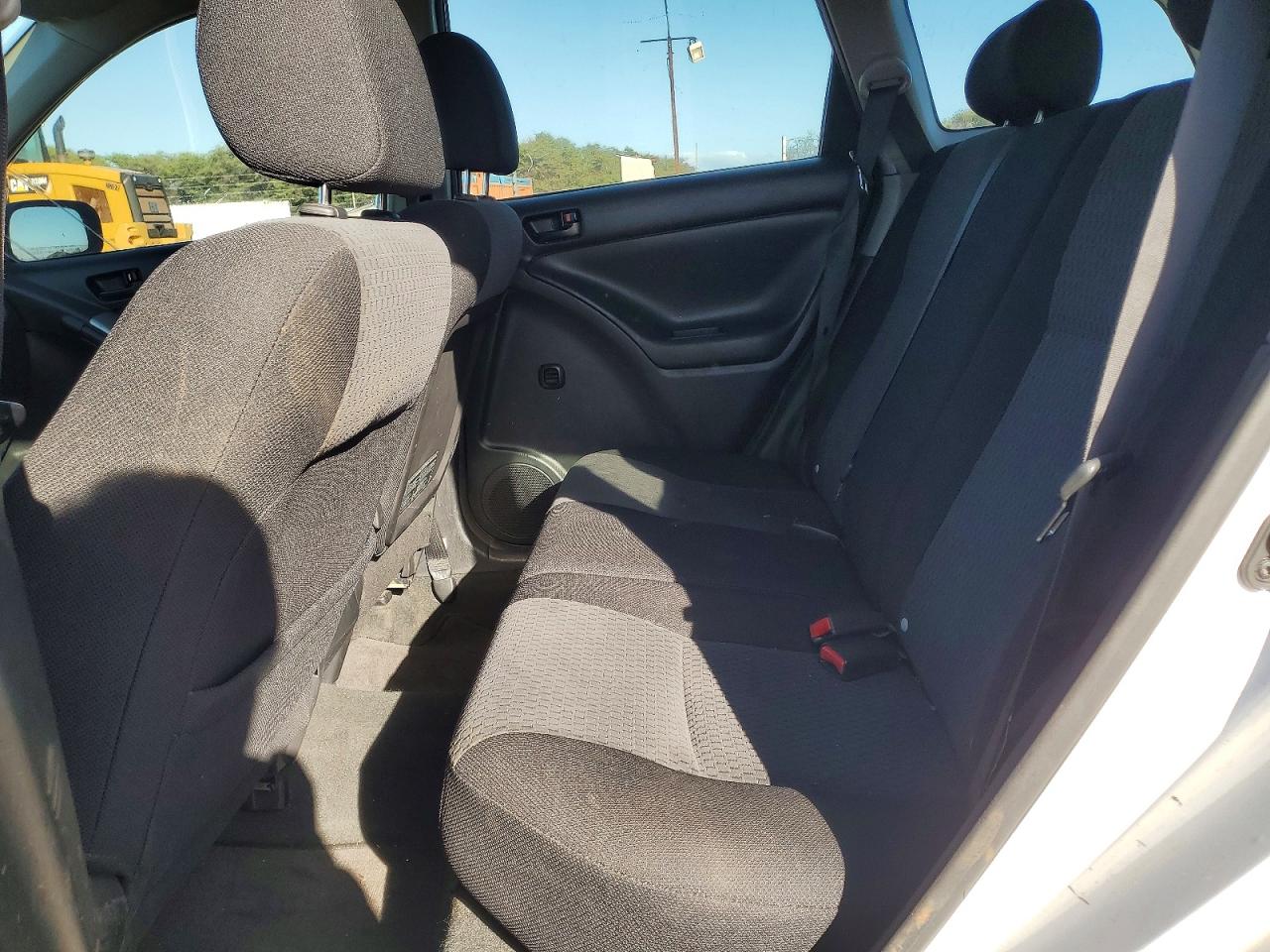 2008 Toyota Corolla Matrix Xr White vin: 2T1KR32E08C702149