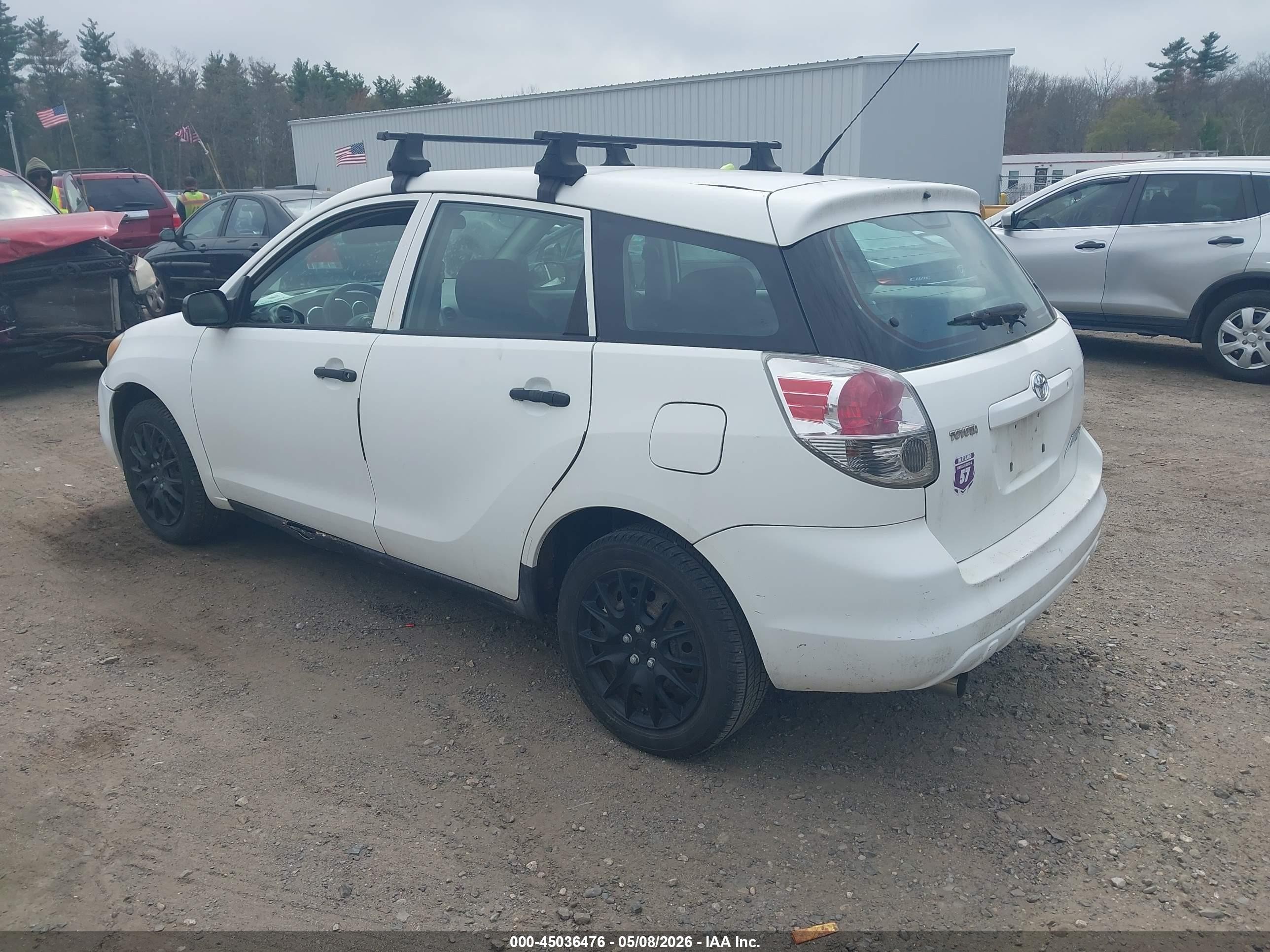 2008 Toyota Matrix   White vin: 2T1KR32E08C718089