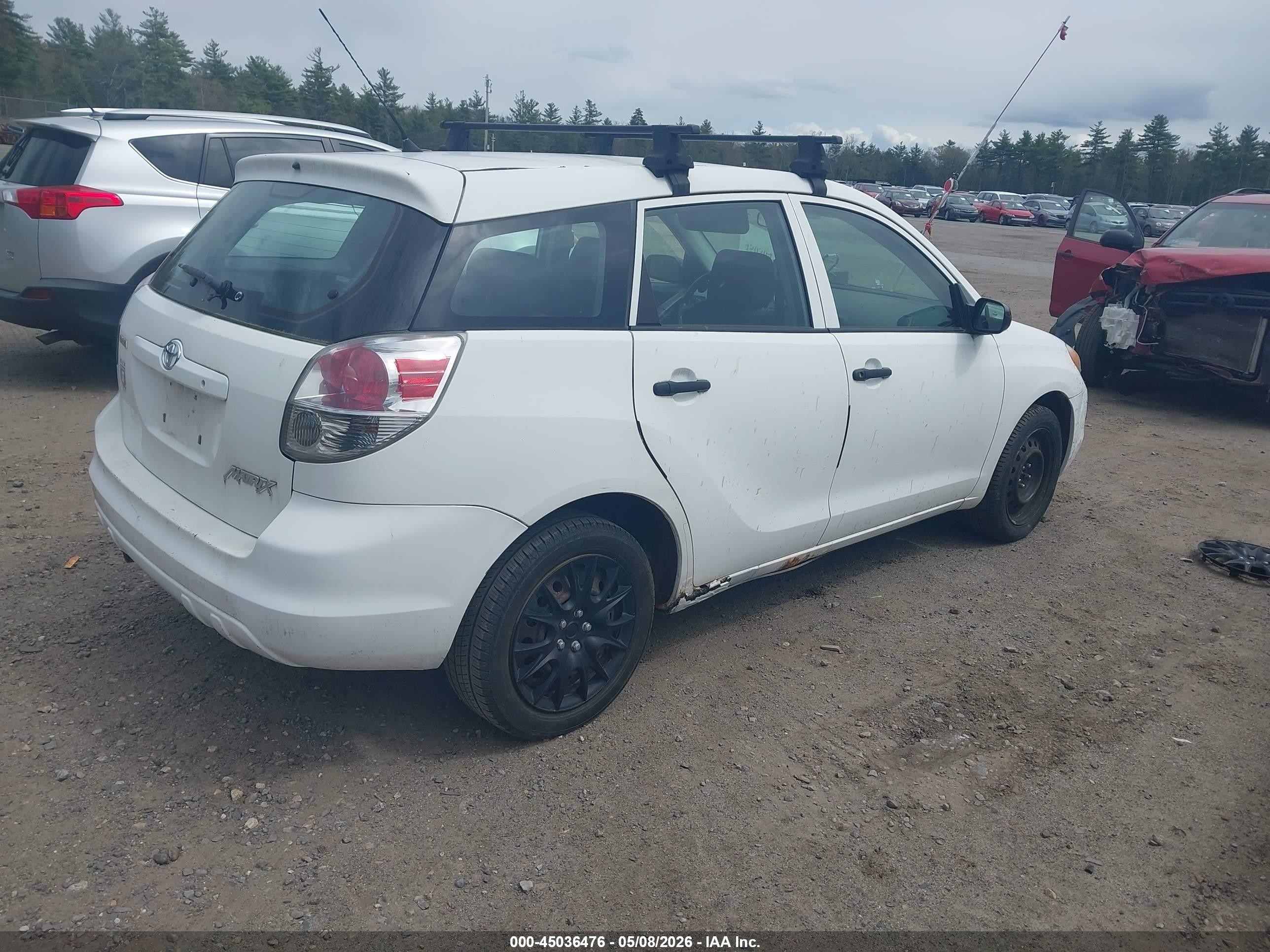 2008 Toyota Matrix   White vin: 2T1KR32E08C718089