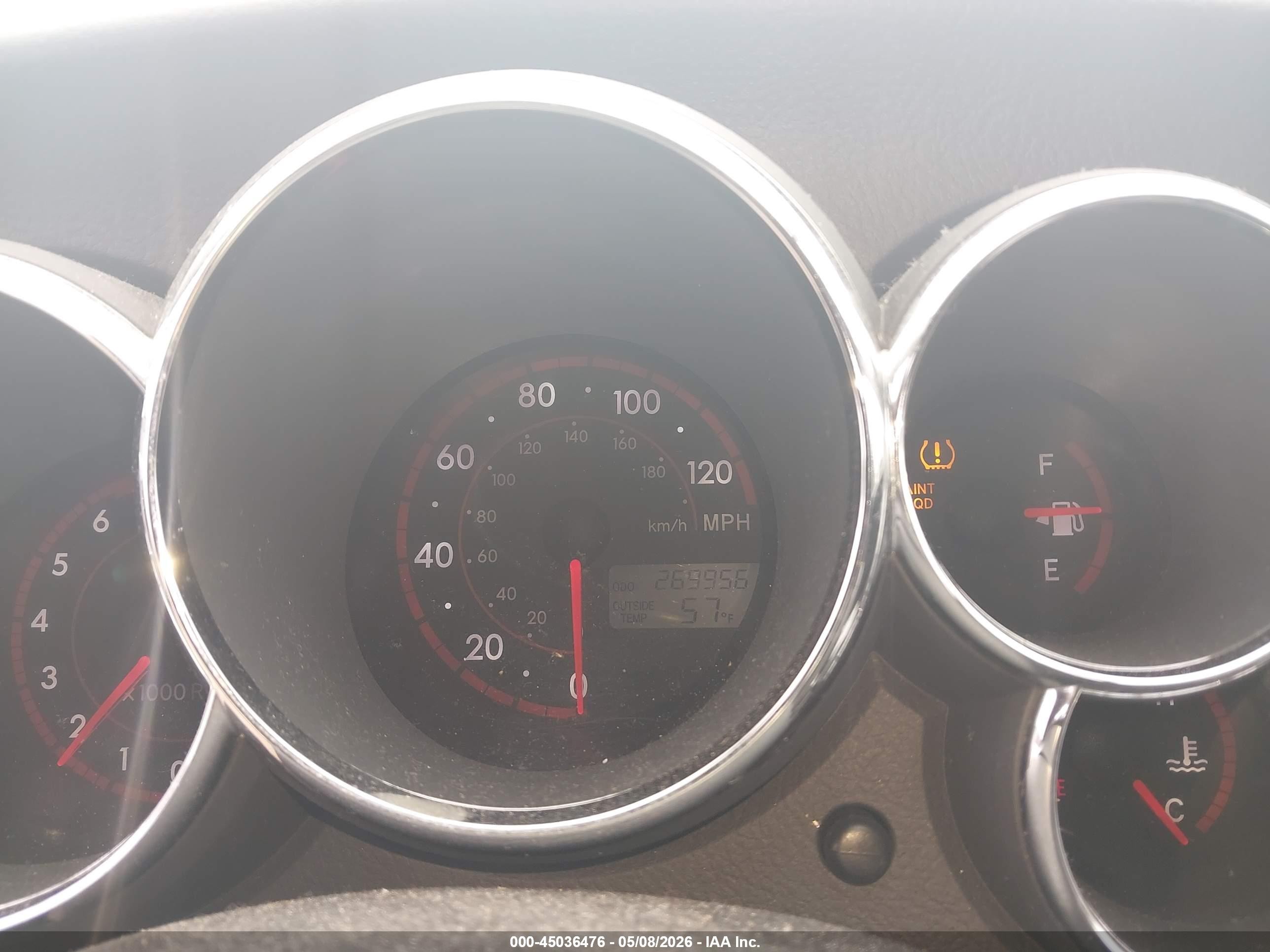 2008 Toyota Matrix   White vin: 2T1KR32E08C718089