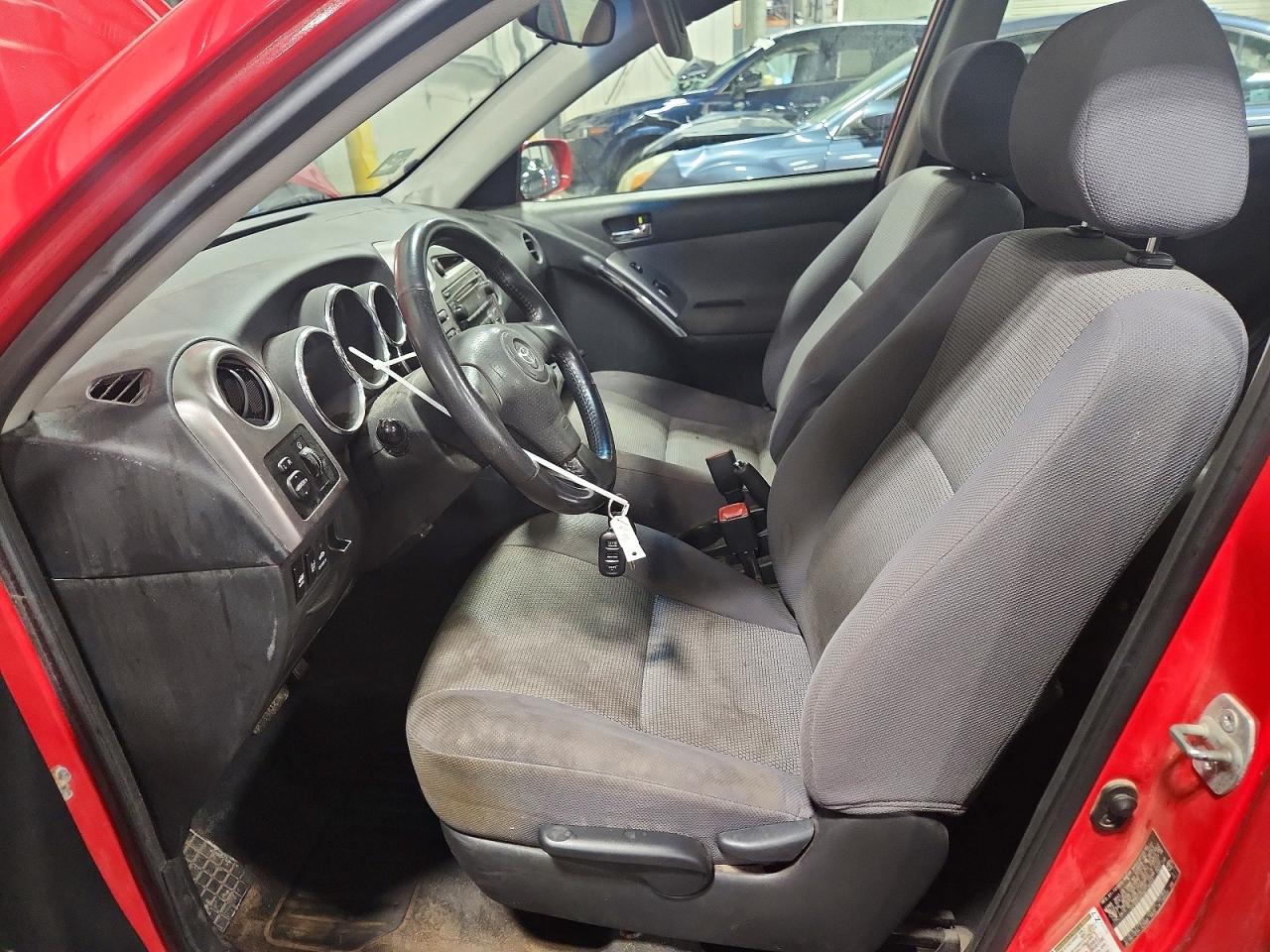 2008 Toyota Corolla Matrix Xr Красный vin: 2T1KR32E08C718903