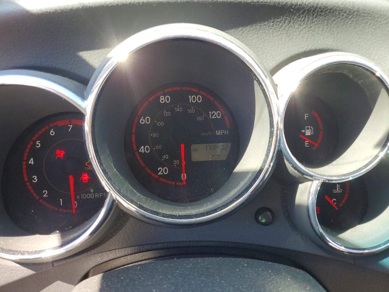 2004 Toyota Corolla Matrix Xr Silver vin: 2T1KR32E14C261271