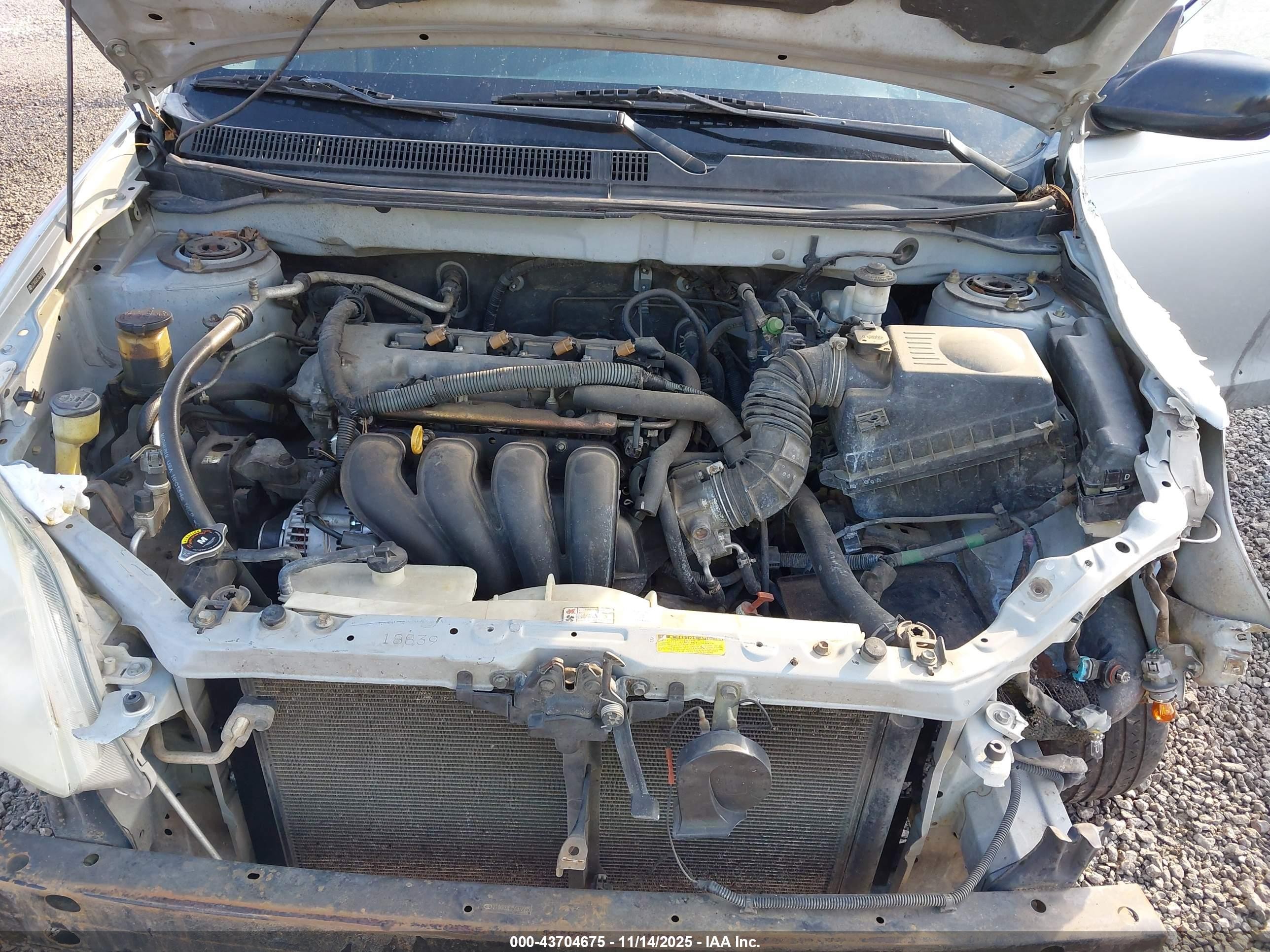 2005 Toyota Matrix Серебряный vin: 2T1KR32E15C378205
