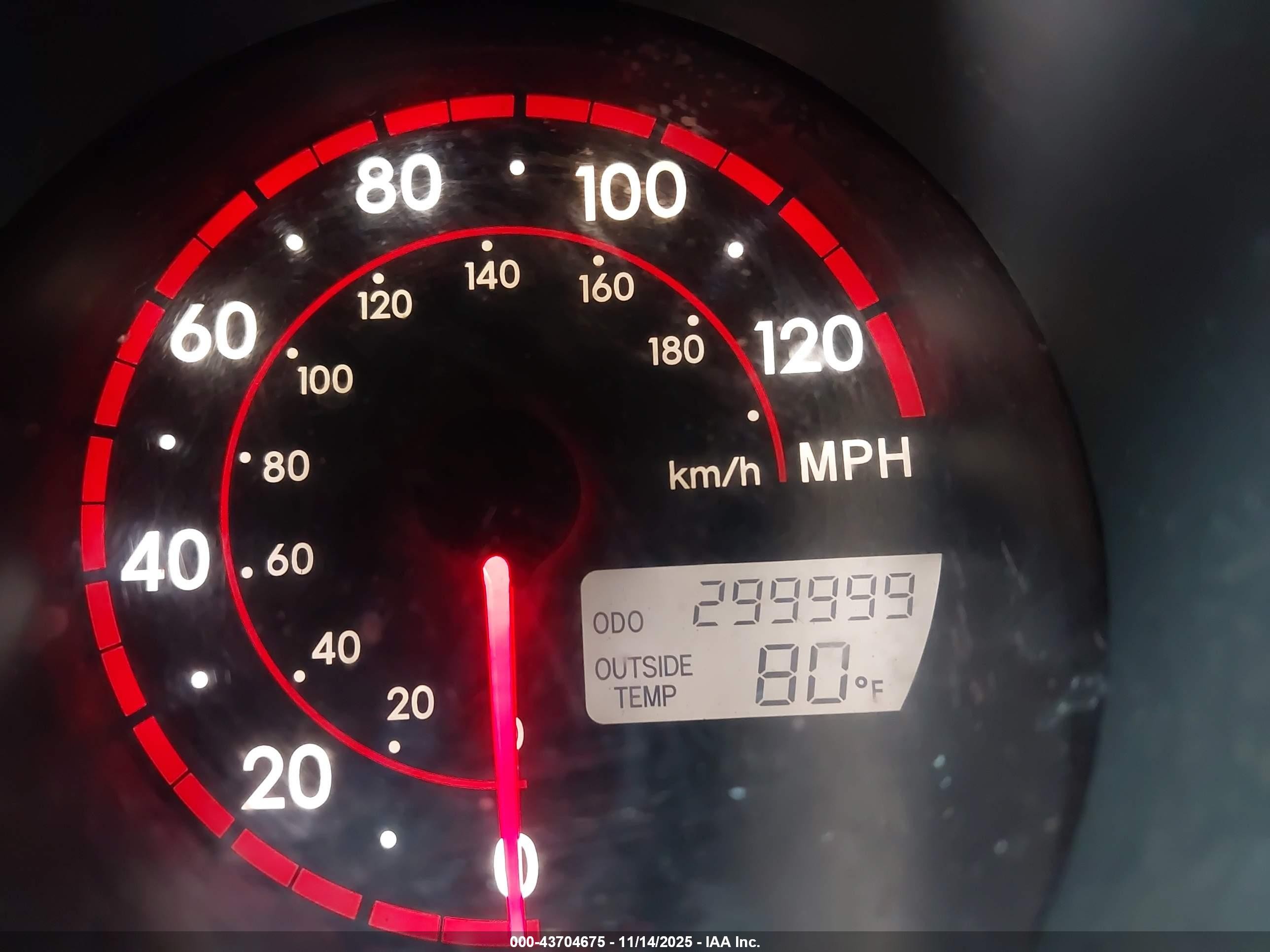 2005 Toyota Matrix Серебряный vin: 2T1KR32E15C378205