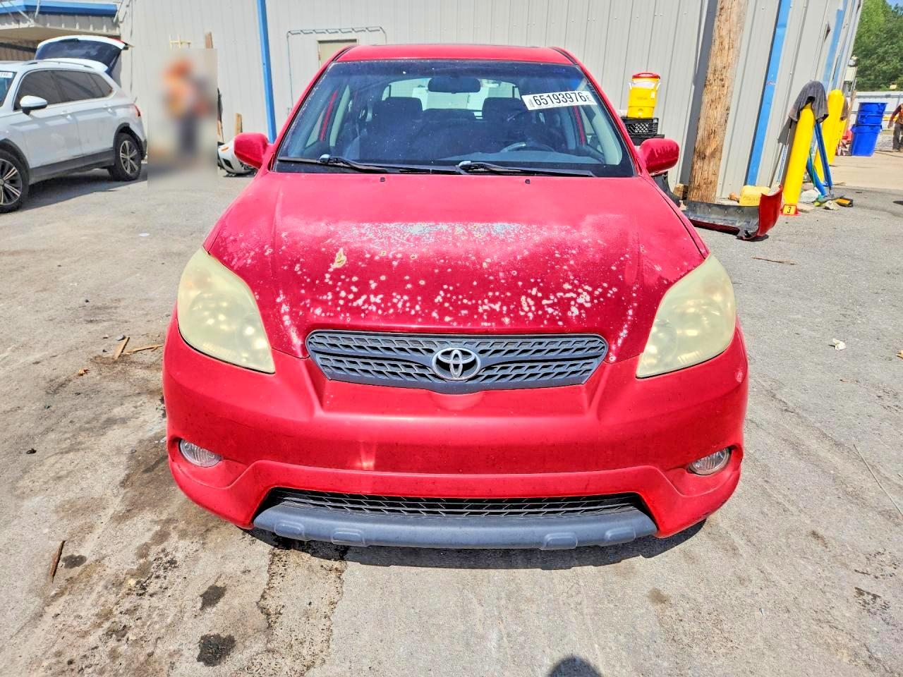 2005 Toyota Matrix Xr Red vin: 2T1KR32E15C407850