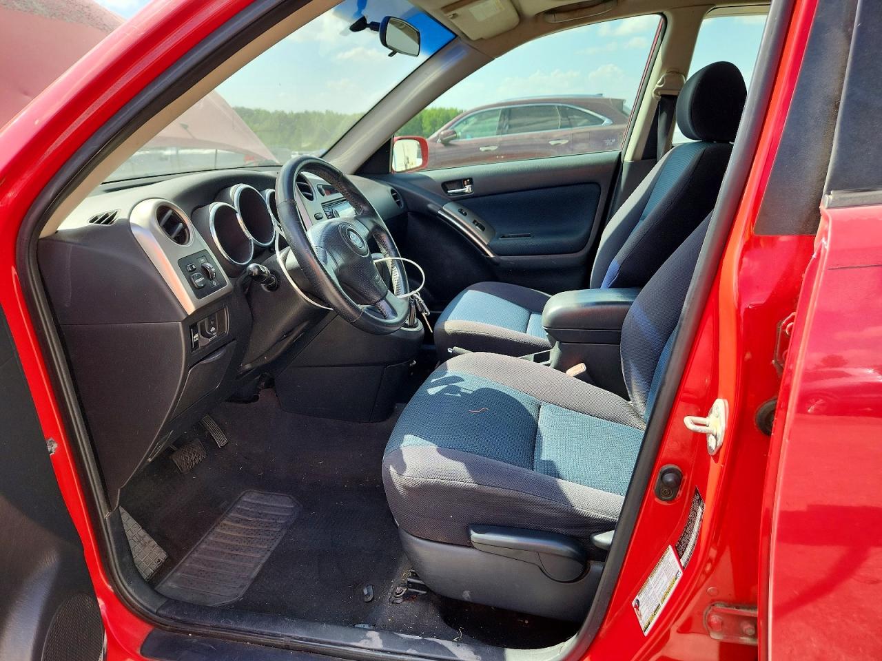 2005 Toyota Matrix Xr Red vin: 2T1KR32E15C407850