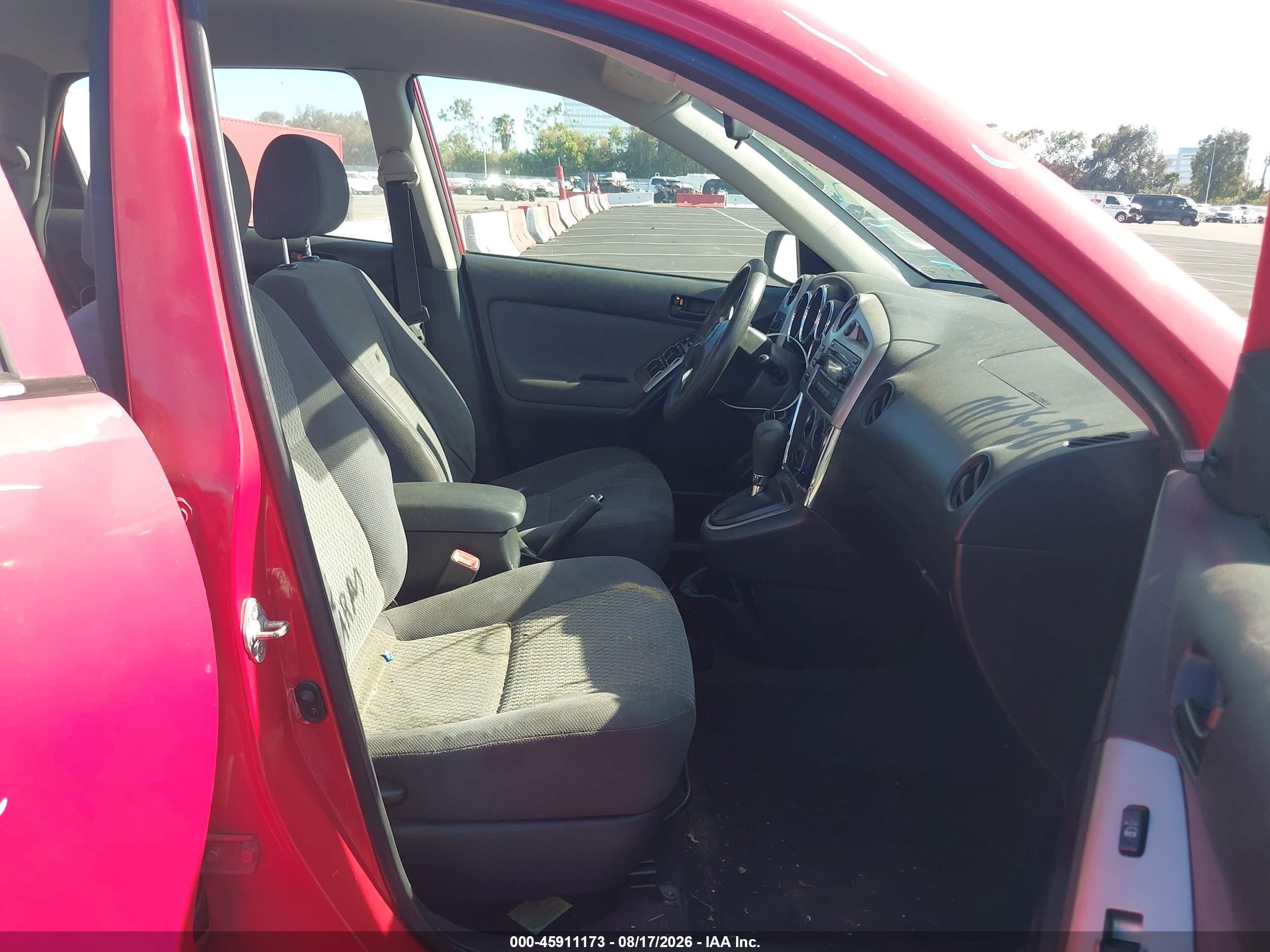 2005 Toyota Matrix   Red vin: 2T1KR32E15C459527