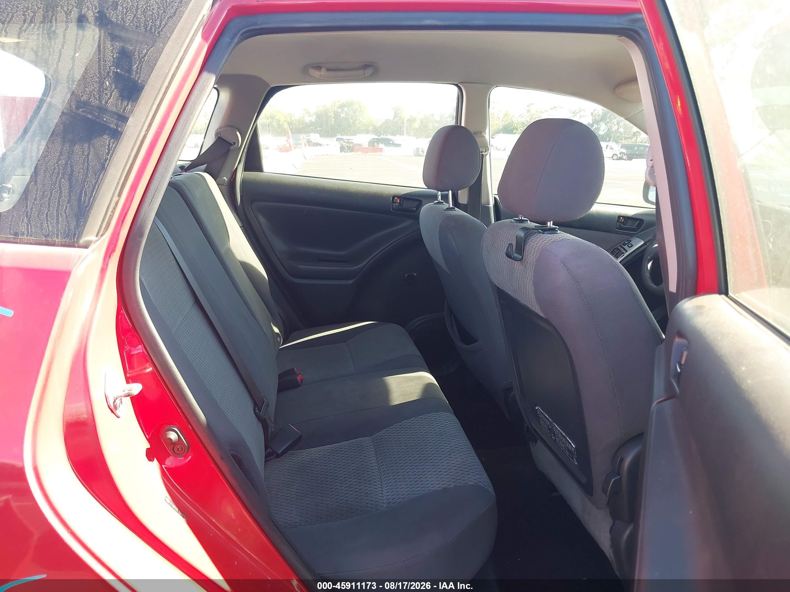 2005 Toyota Matrix   Red vin: 2T1KR32E15C459527
