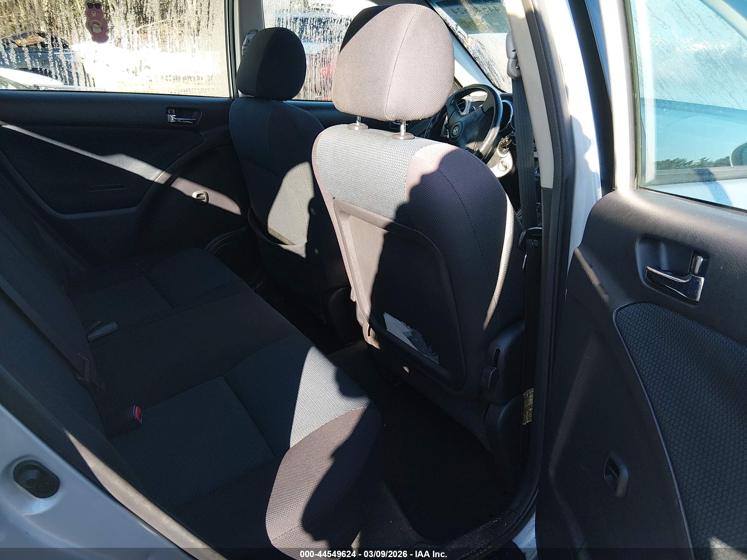 2005 Toyota Matrix Xr Silver vin: 2T1KR32E15C469622