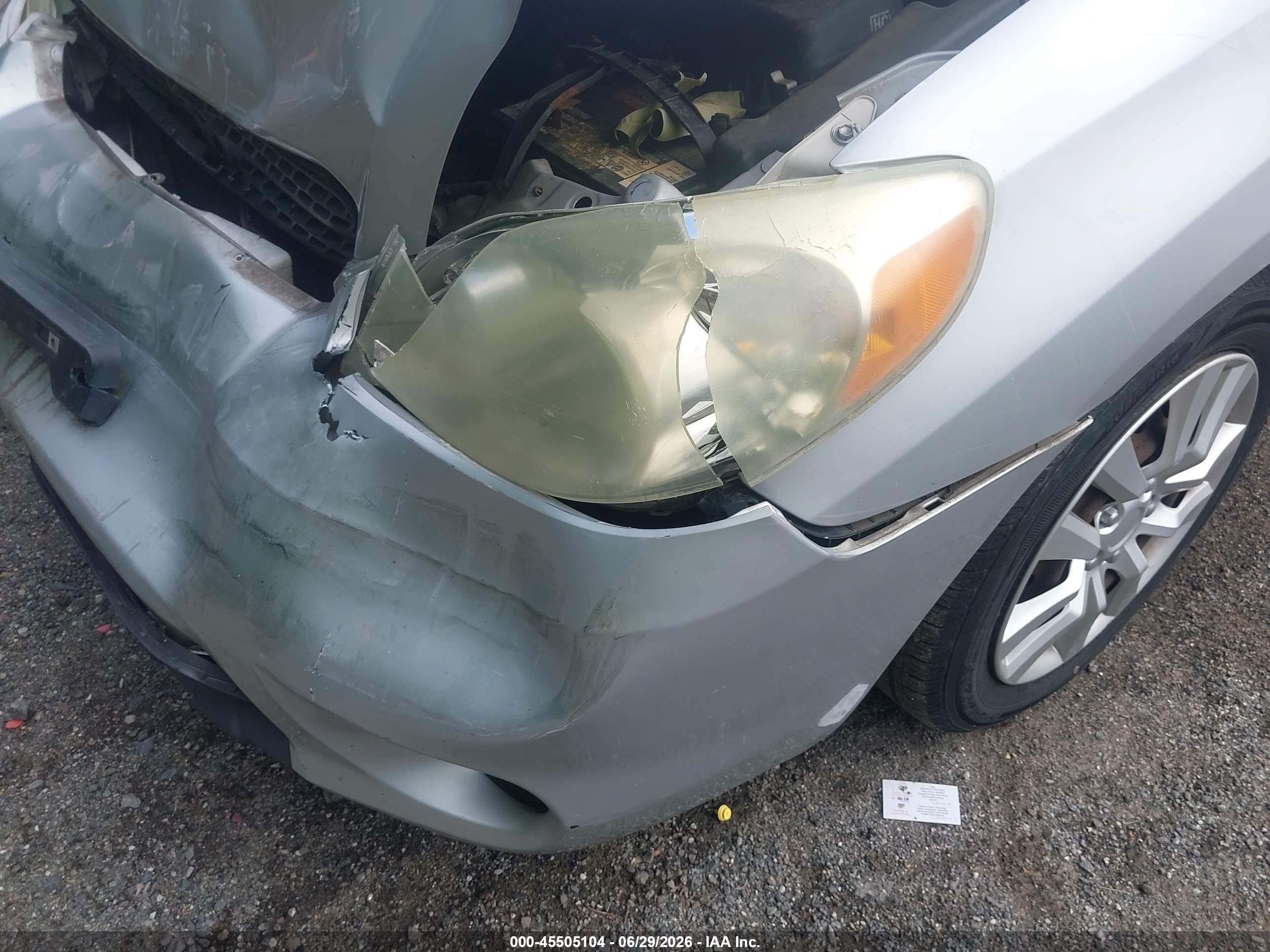 2005 Toyota Matrix   Silver vin: 2T1KR32E25C331782