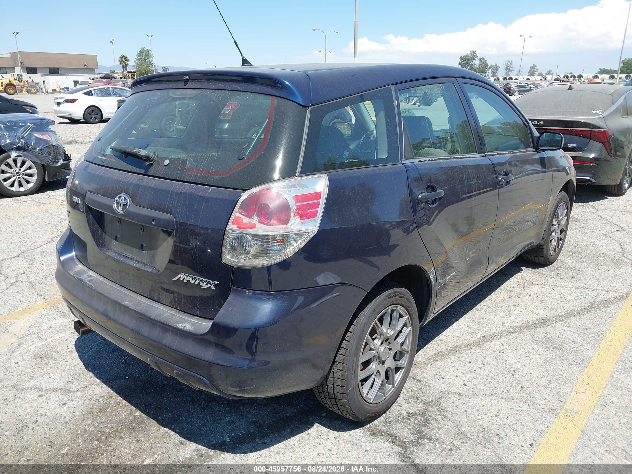 2005 Toyota Matrix   Blue vin: 2T1KR32E25C369206