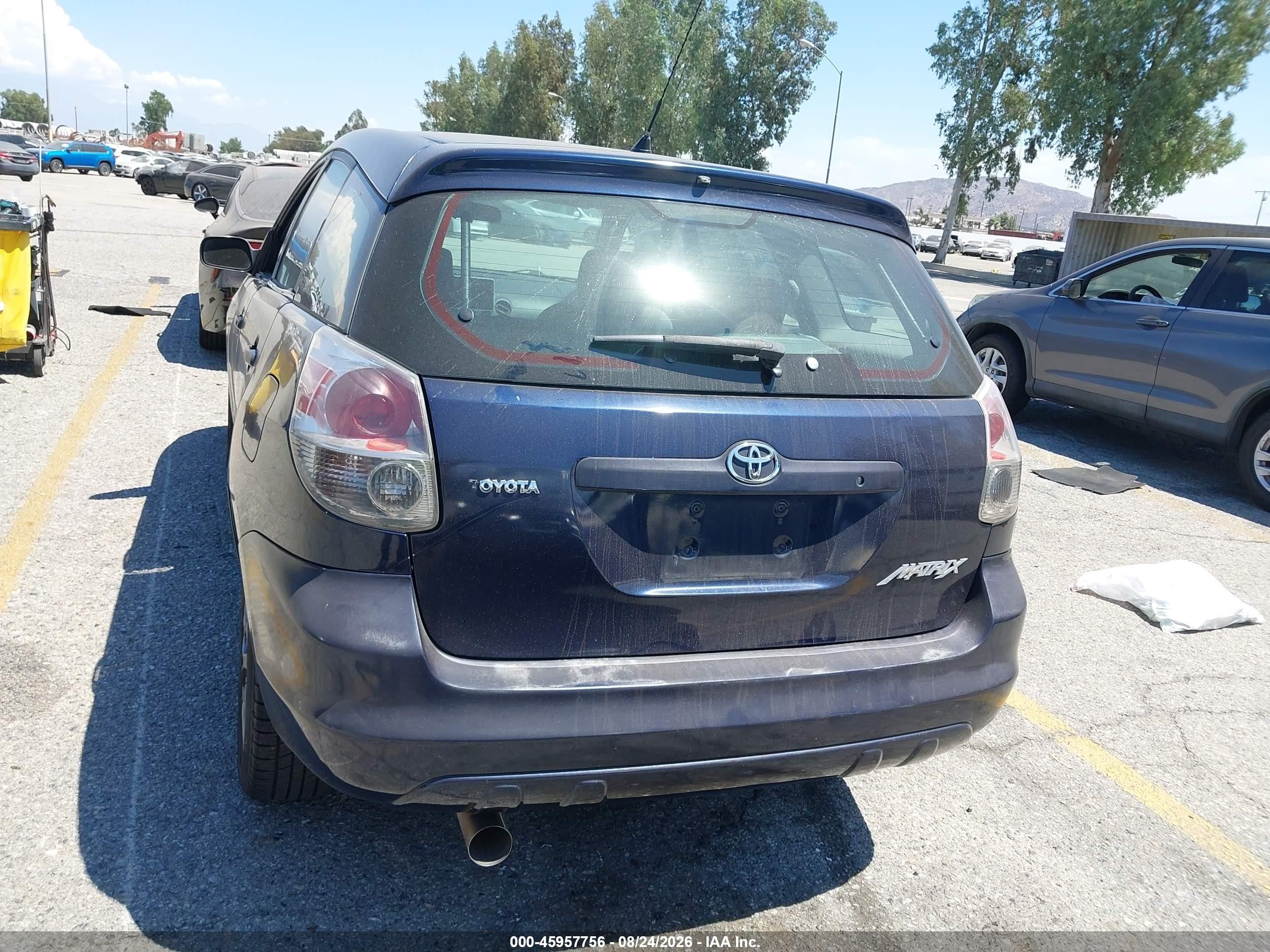 2005 Toyota Matrix   Blue vin: 2T1KR32E25C369206