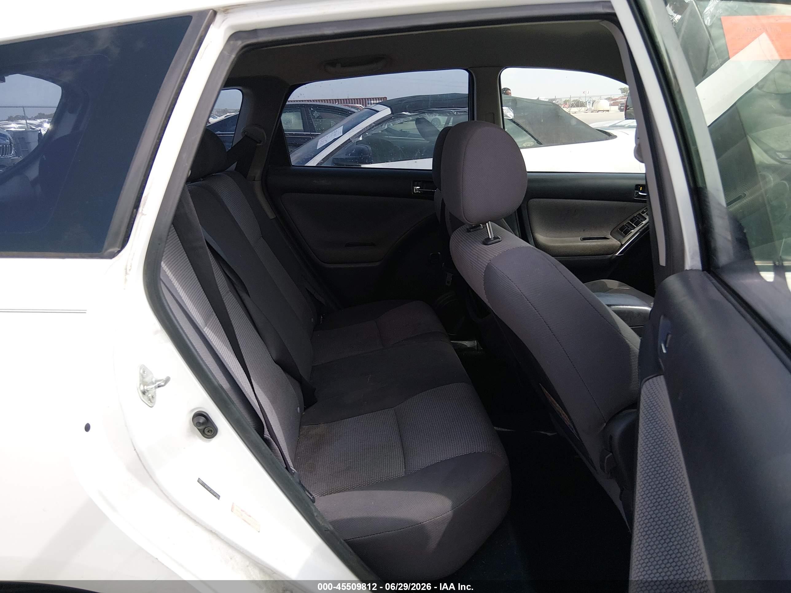 2006 Toyota Matrix Xr White vin: 2T1KR32E26C581444