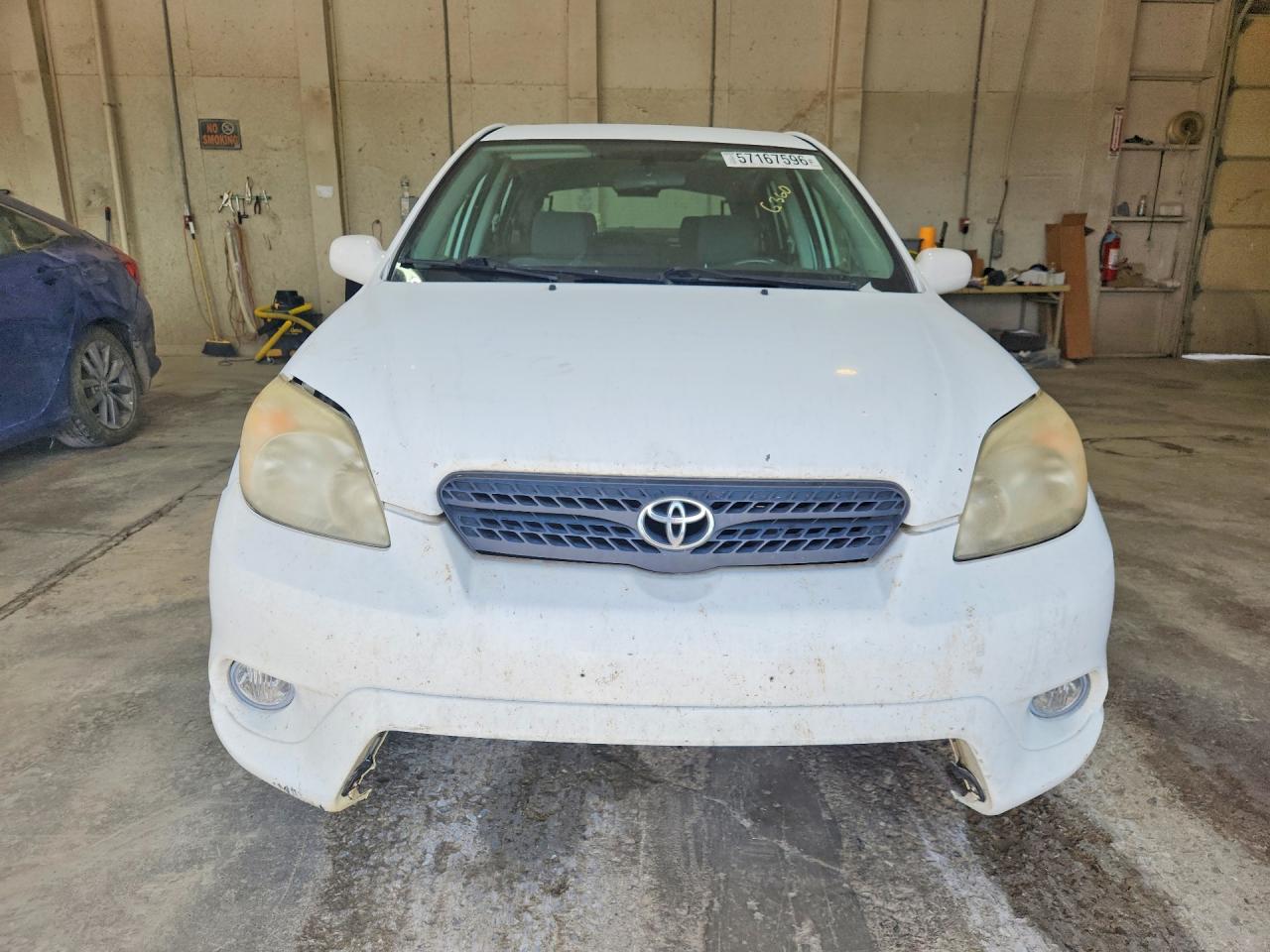 2008 Toyota Corolla Matrix Xr White vin: 2T1KR32E28C695429
