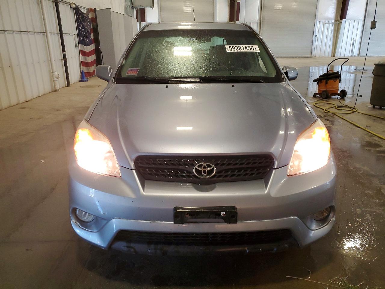 2008 Toyota Corolla Matrix Xr Silver vin: 2T1KR32E28C711144