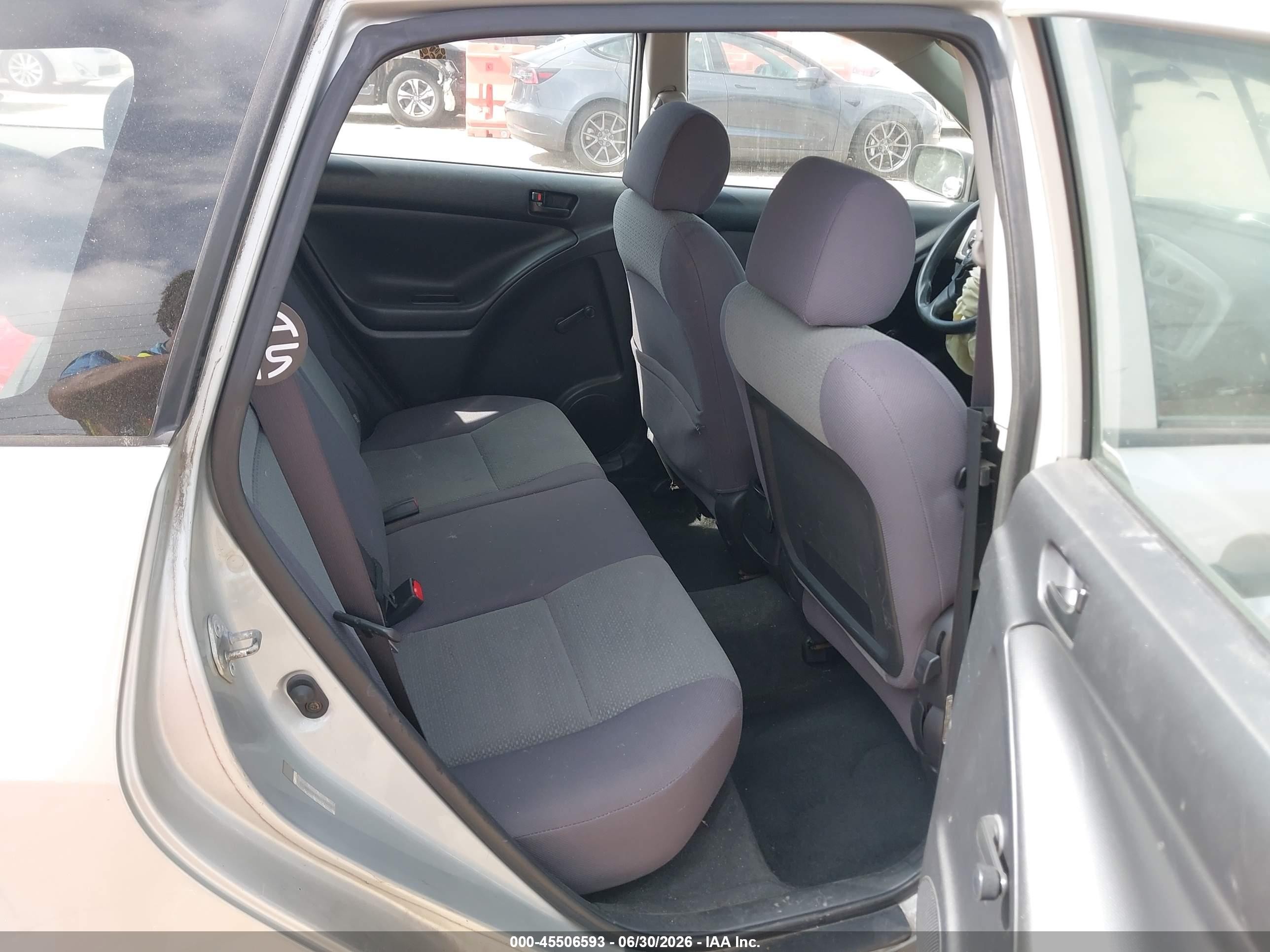 2003 Toyota Matrix Standard Silver vin: 2T1KR32E33C113203