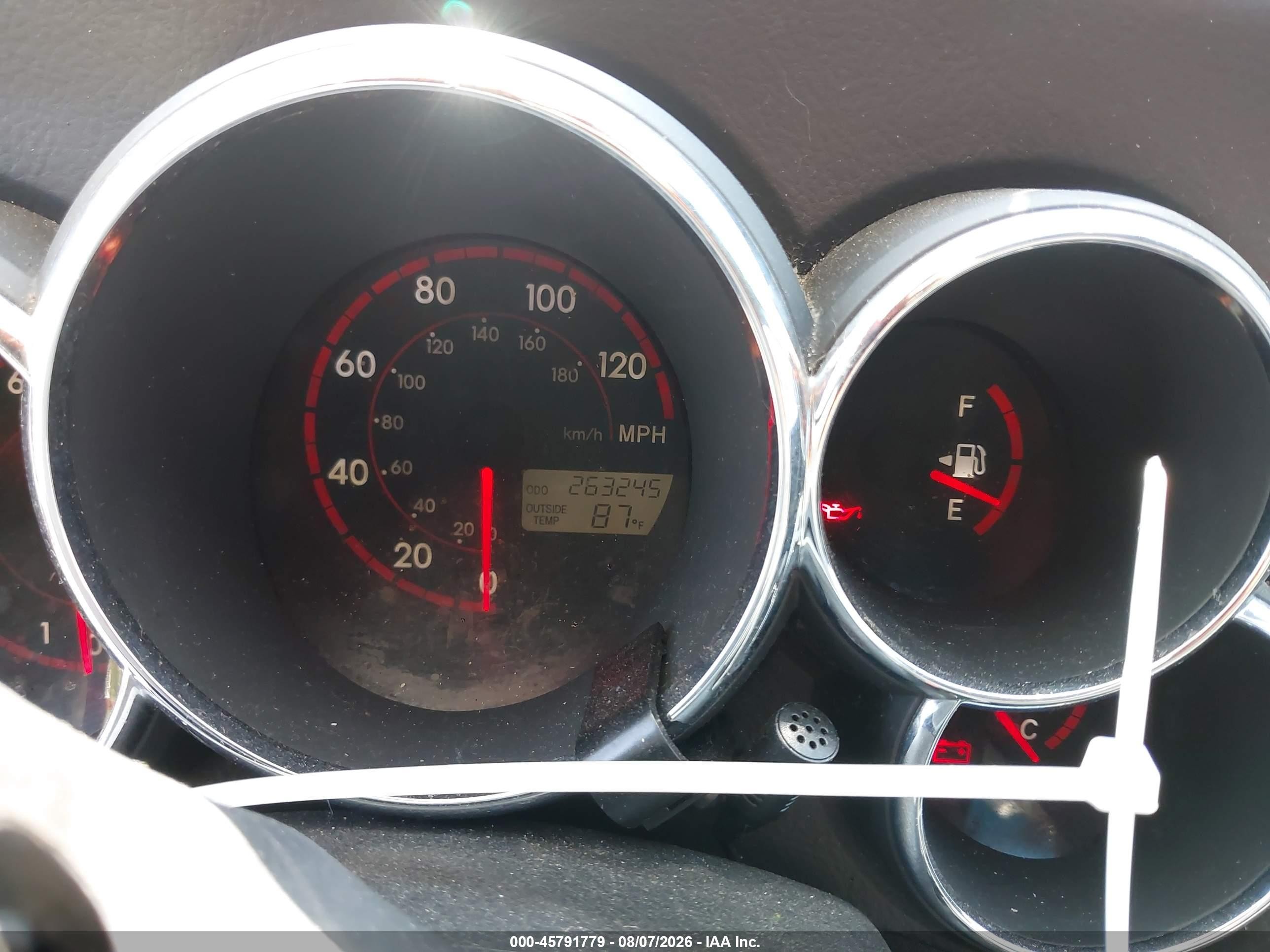 2004 Toyota Matrix Standard Серебряный vin: 2T1KR32E34C181373