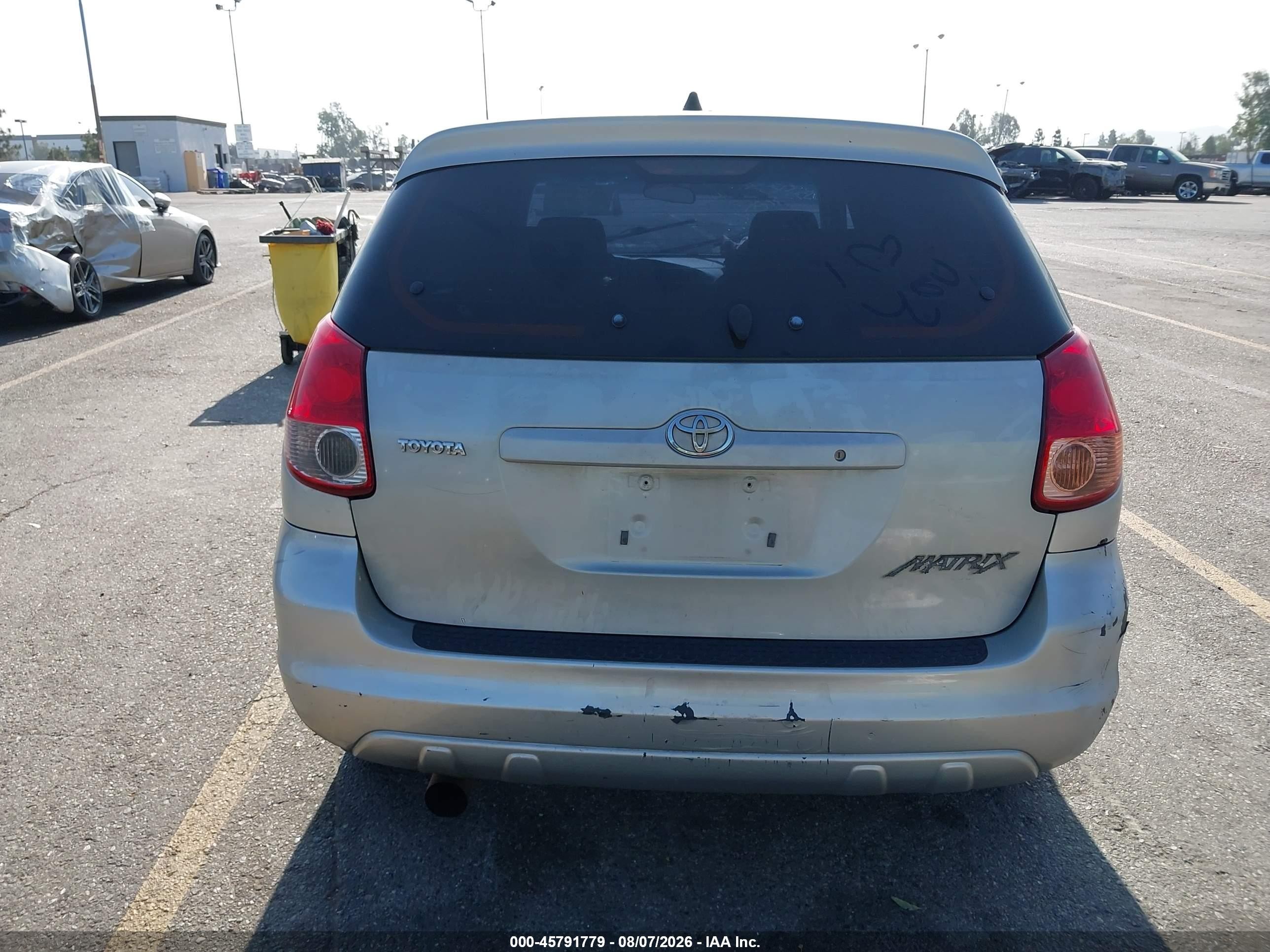 2004 Toyota Matrix Standard Серебряный vin: 2T1KR32E34C181373