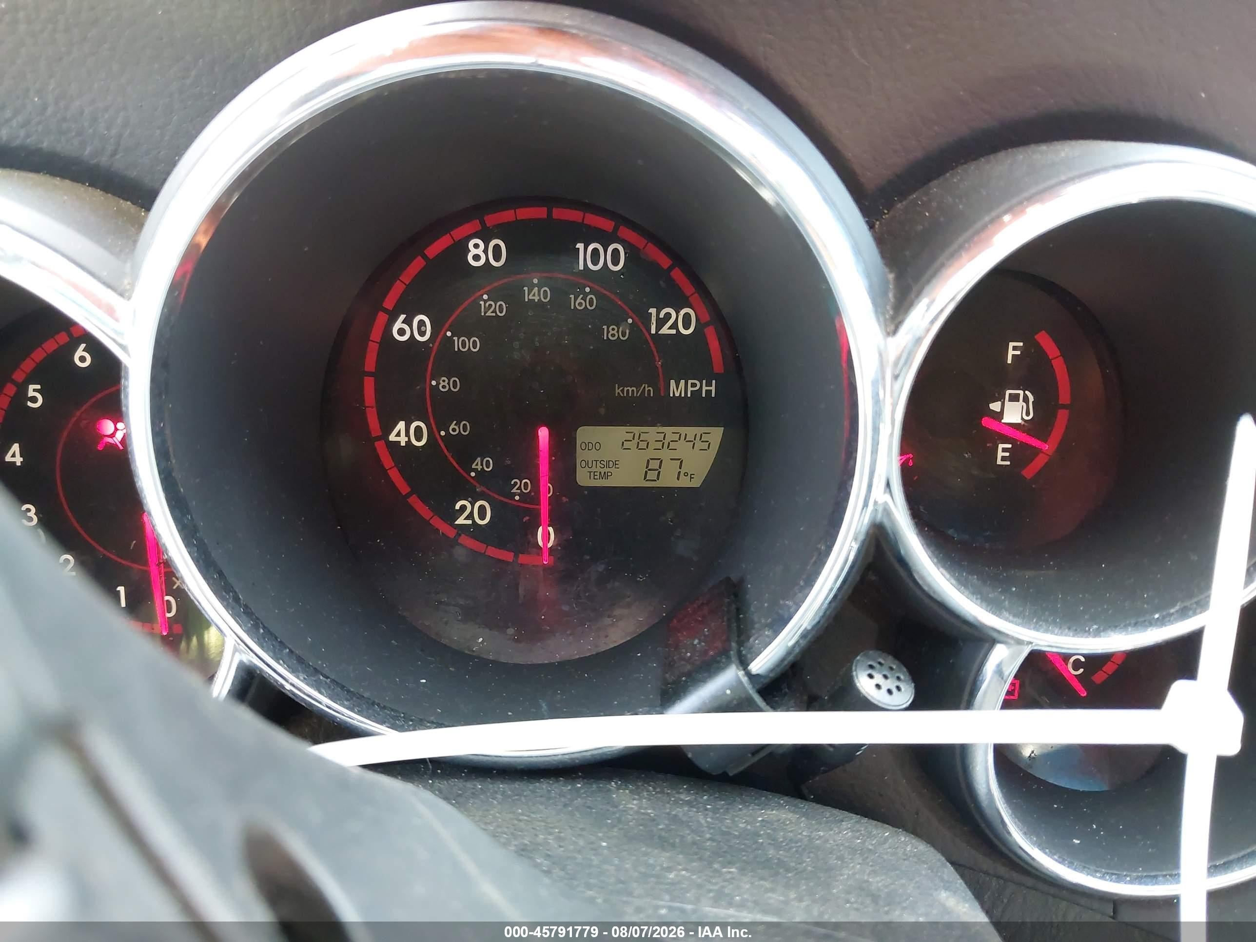 2004 Toyota Matrix Standard Серебряный vin: 2T1KR32E34C181373