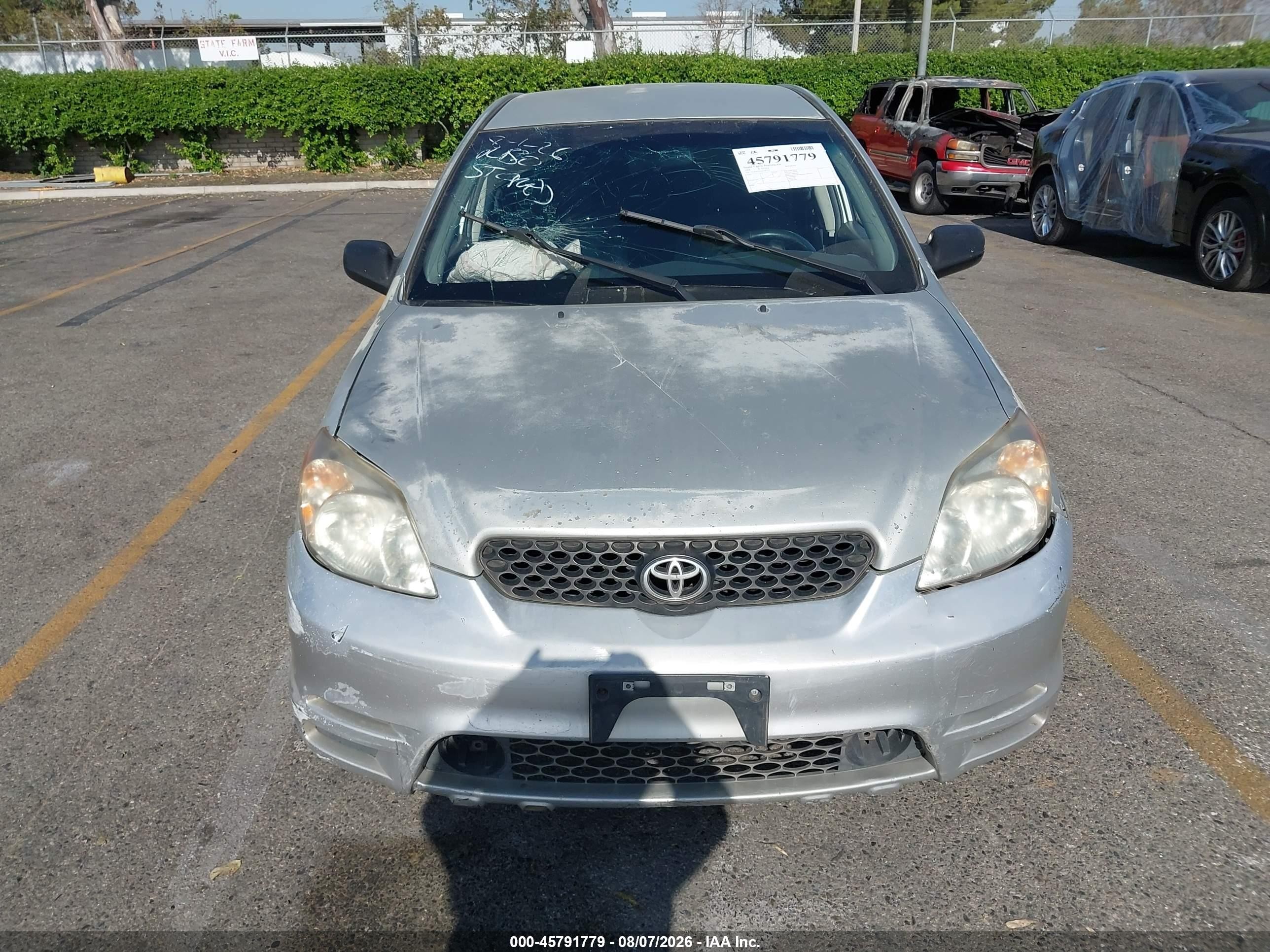 2004 Toyota Matrix Standard Серебряный vin: 2T1KR32E34C181373