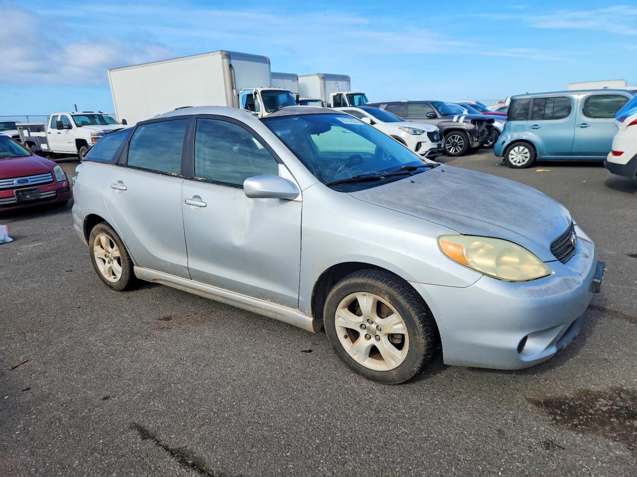 2005 Toyota Matrix Base Серебряный vin: 2T1KR32E35C331709