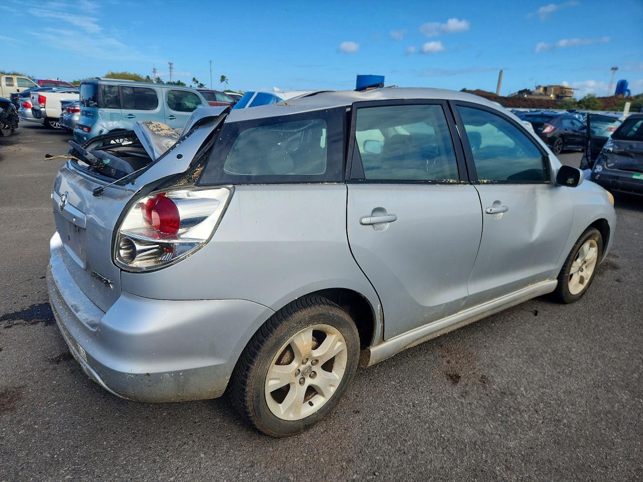 2005 Toyota Matrix Base Серебряный vin: 2T1KR32E35C331709