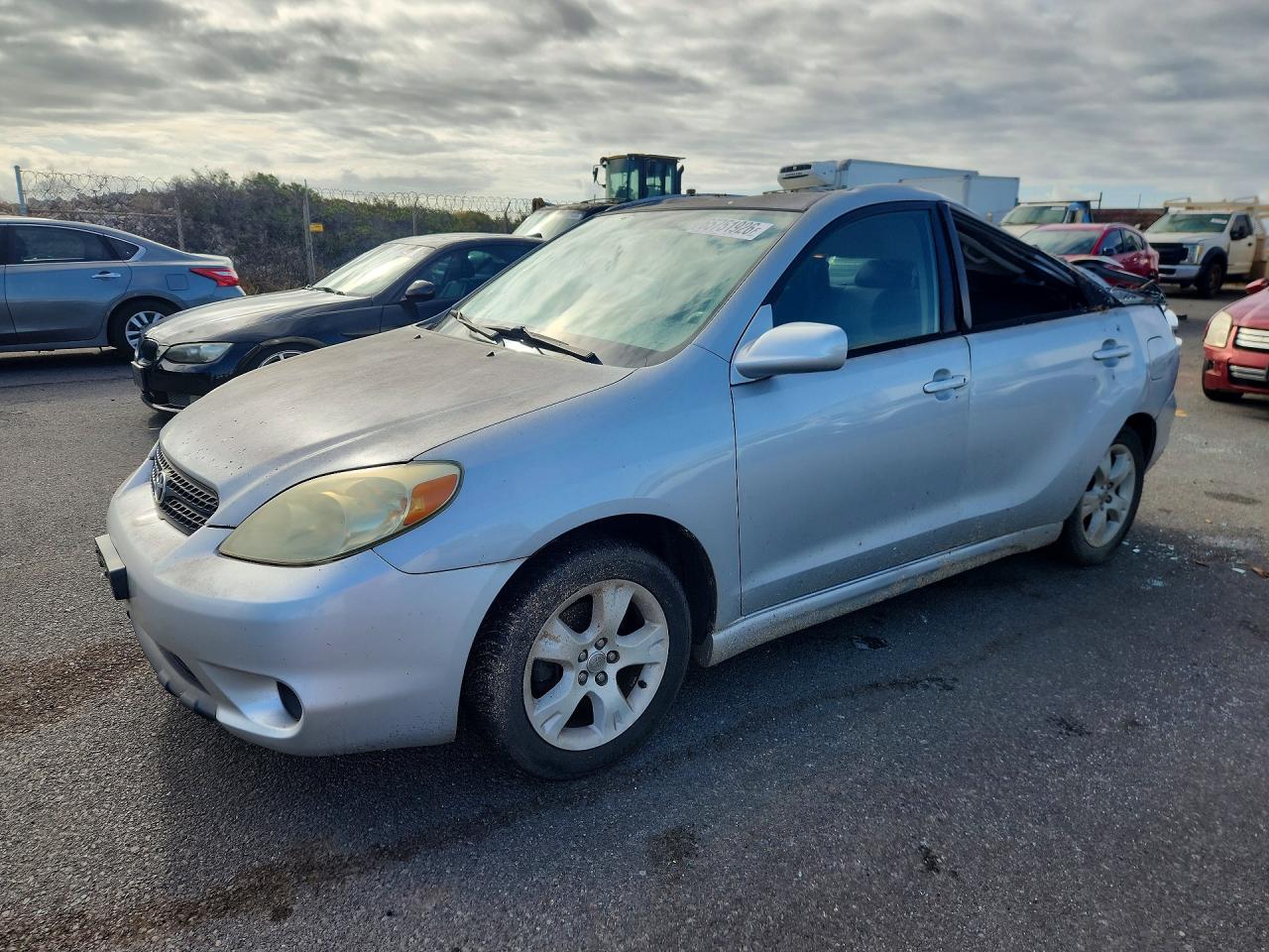 2005 Toyota Matrix Base Silver vin: 2T1KR32E35C331709