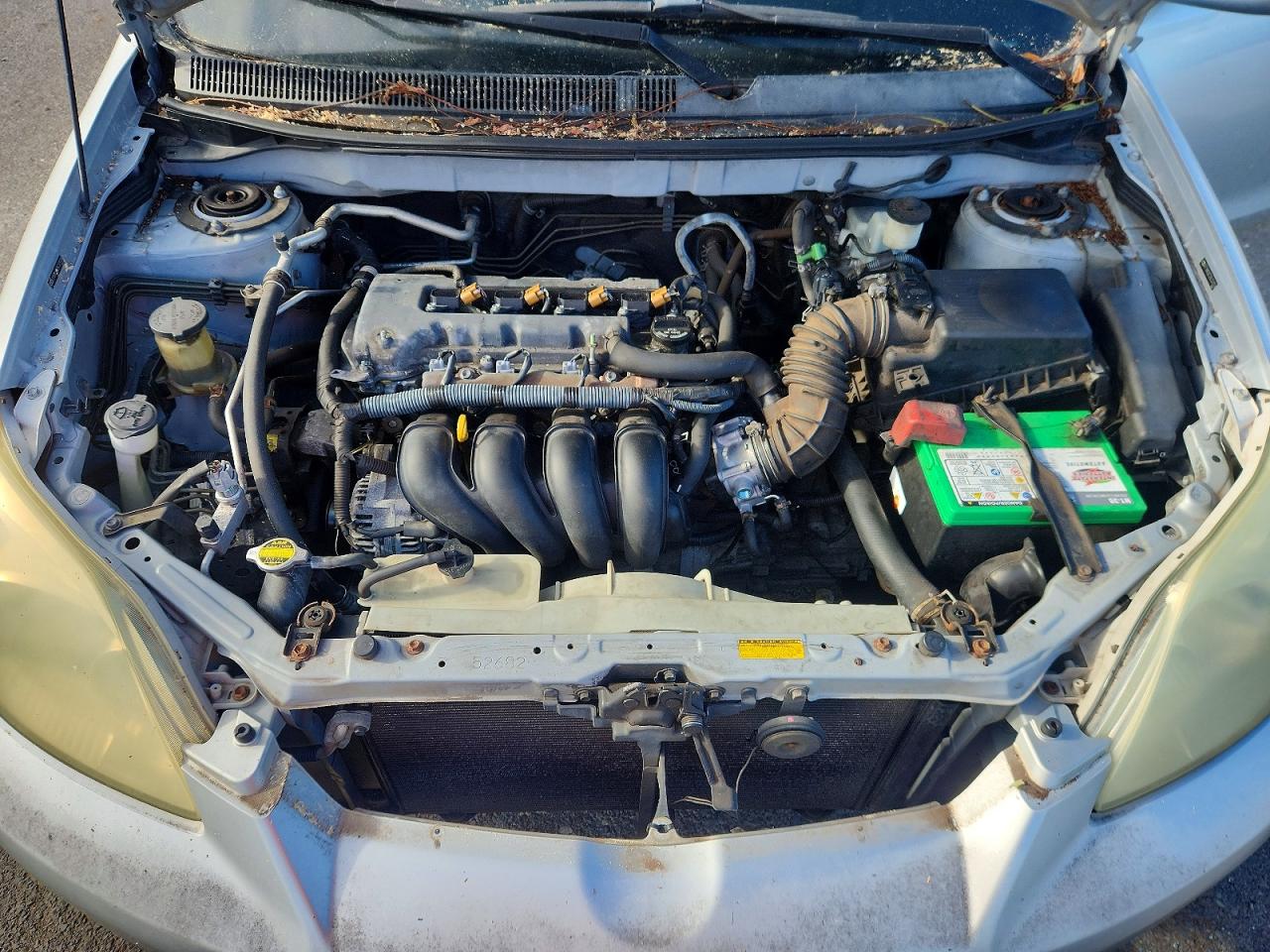 2005 Toyota Matrix Base Серебряный vin: 2T1KR32E35C331709