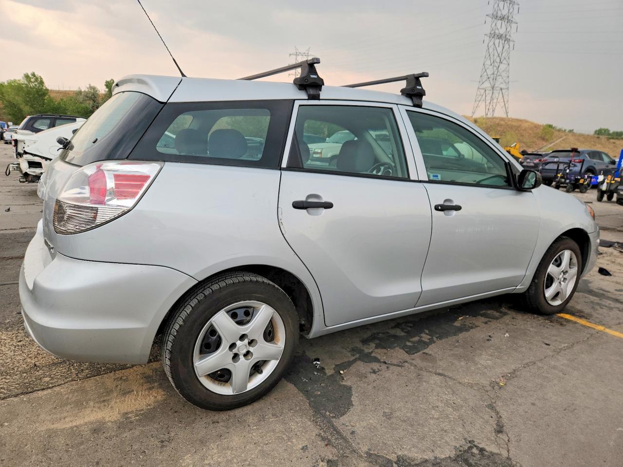 2005 Toyota Matrix Base Silver vin: 2T1KR32E35C351944