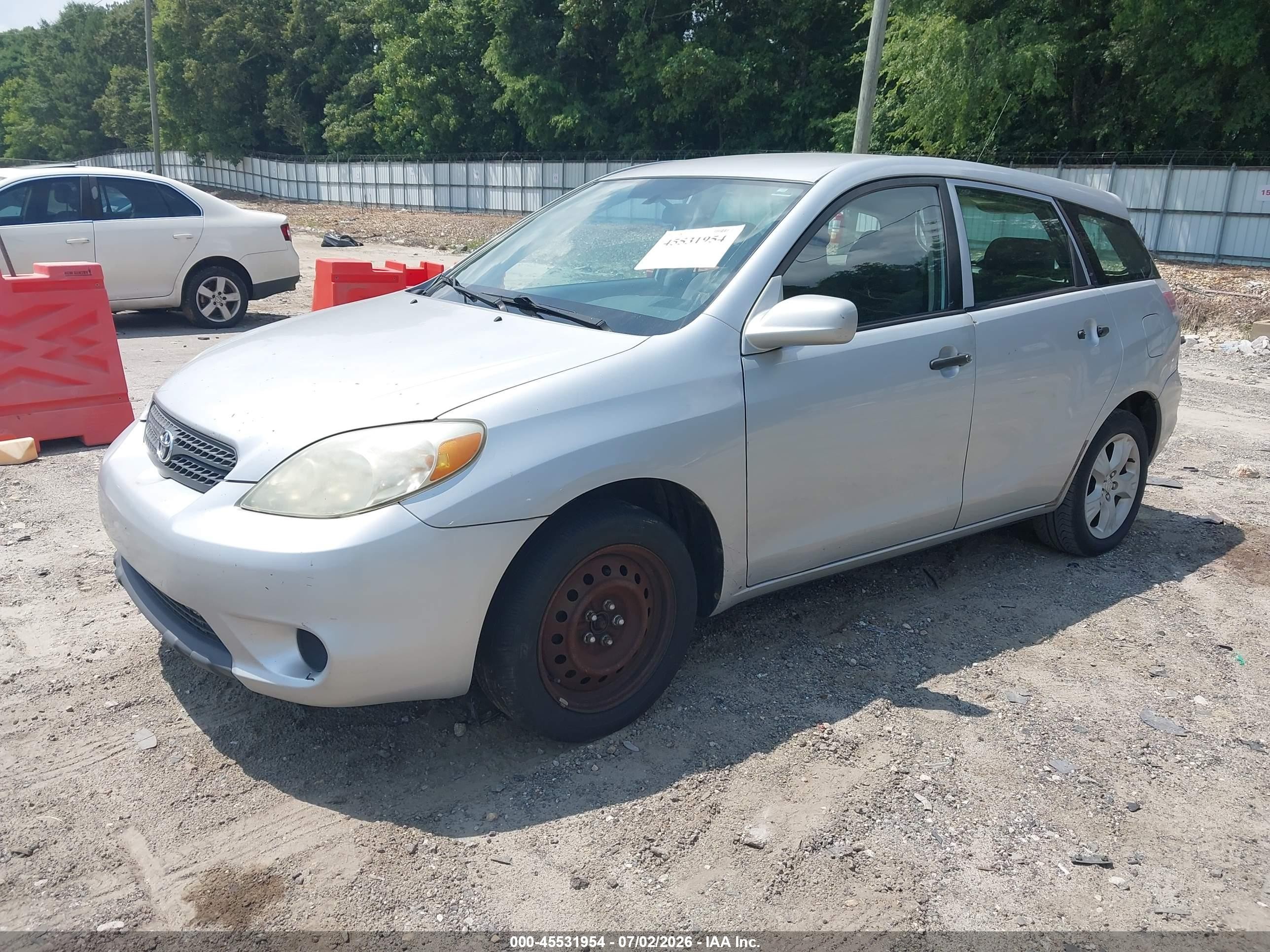 2005 Toyota Matrix   Silver vin: 2T1KR32E35C366931
