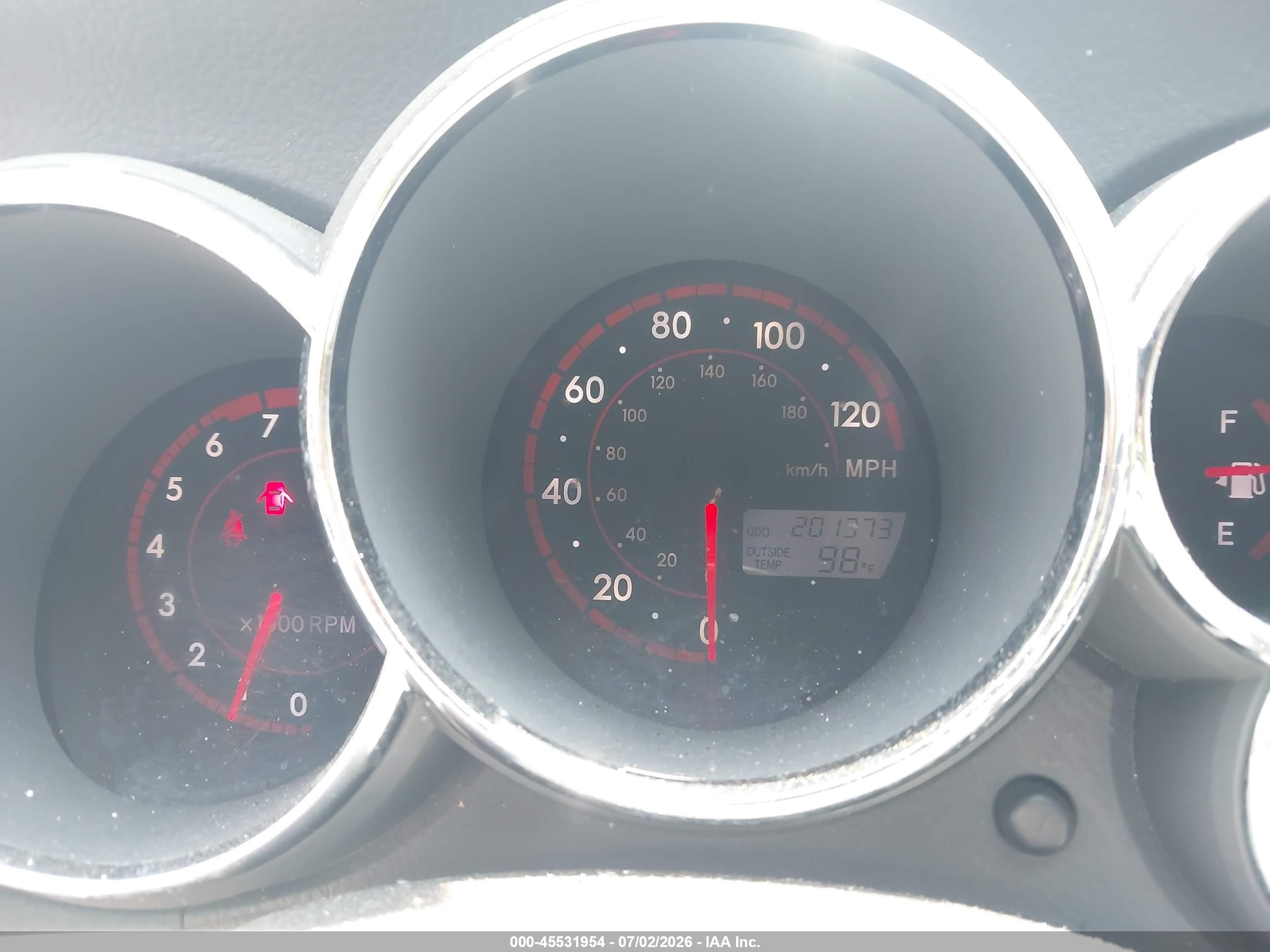 2005 Toyota Matrix   Silver vin: 2T1KR32E35C366931