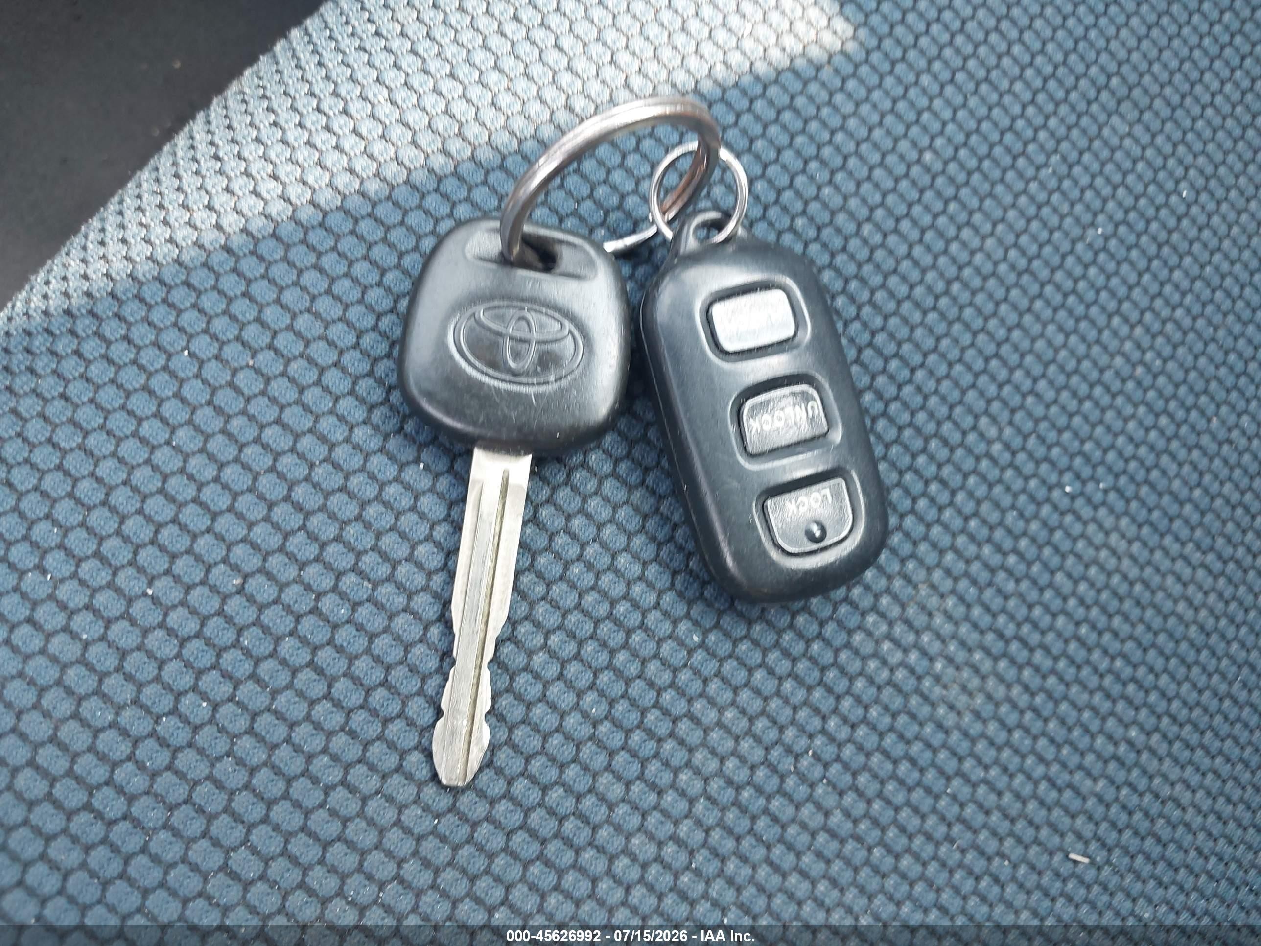 2005 Toyota Matrix Xr Silver vin: 2T1KR32E35C382210