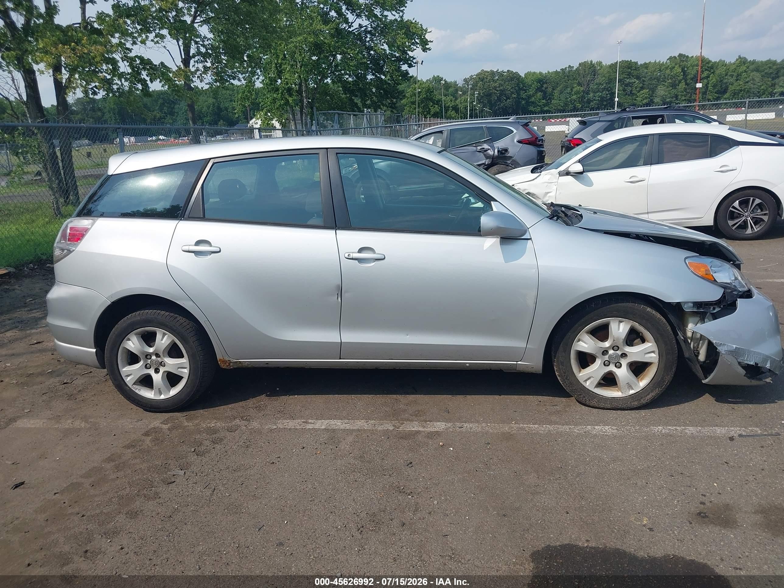 2005 Toyota Matrix Xr Silver vin: 2T1KR32E35C382210