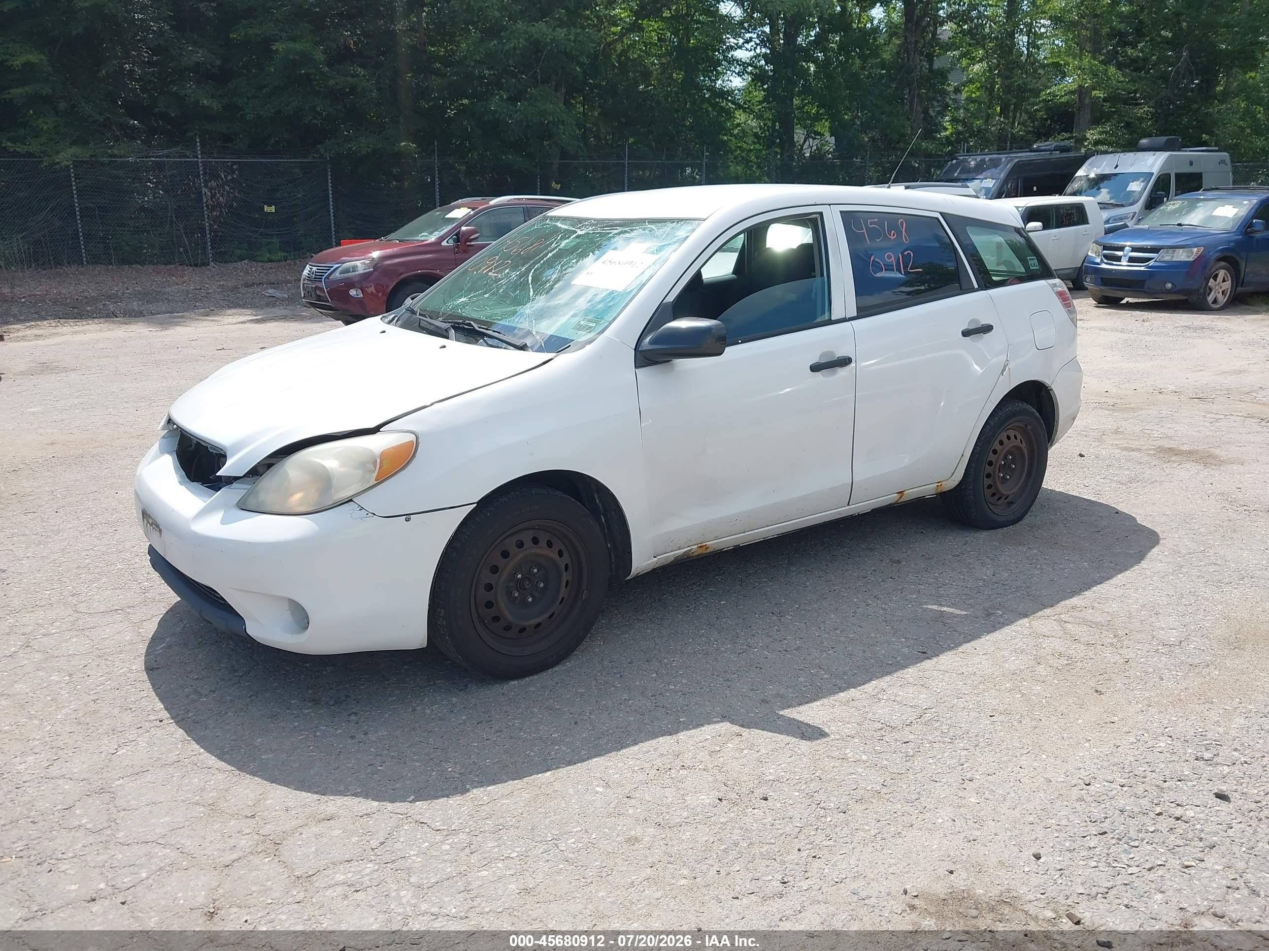 2005 Toyota Matrix   White vin: 2T1KR32E35C402987