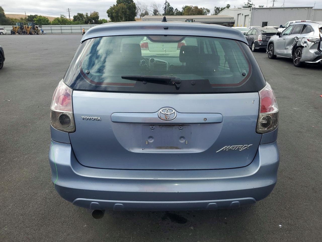 2005 Toyota Matrix Base Blue vin: 2T1KR32E35C413312