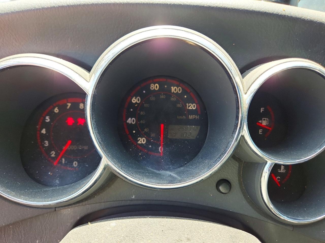 2005 Toyota Matrix Base Черный vin: 2T1KR32E35C422236