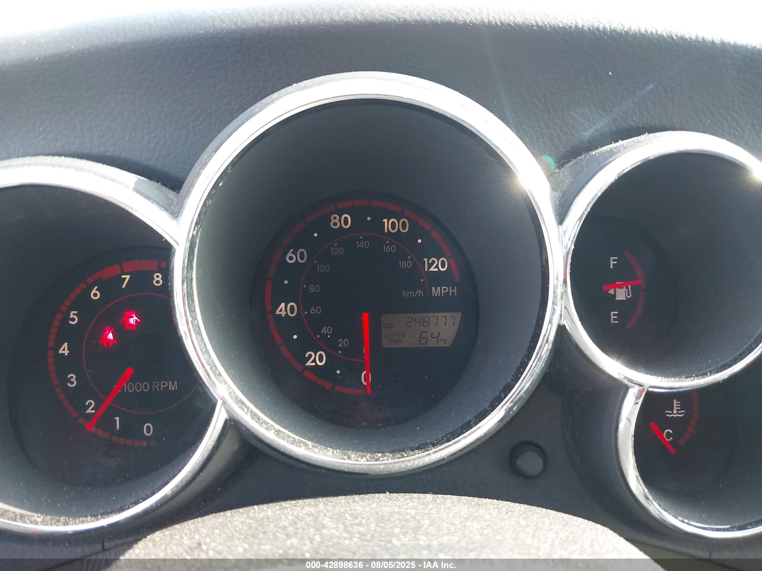 2005 Toyota Matrix   Red vin: 2T1KR32E35C425329