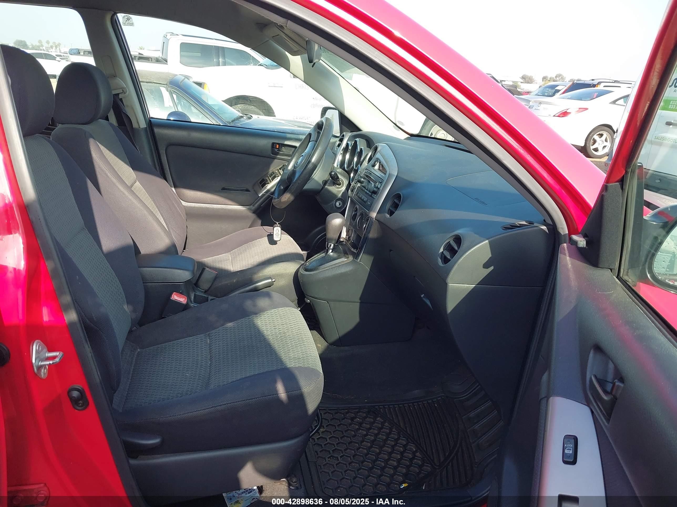 2005 Toyota Matrix   Red vin: 2T1KR32E35C425329