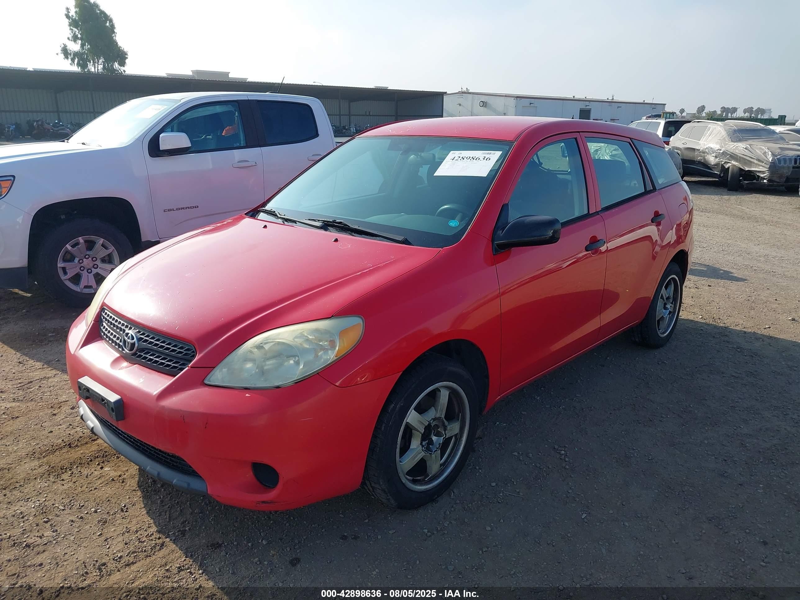 2005 Toyota Matrix   Red vin: 2T1KR32E35C425329