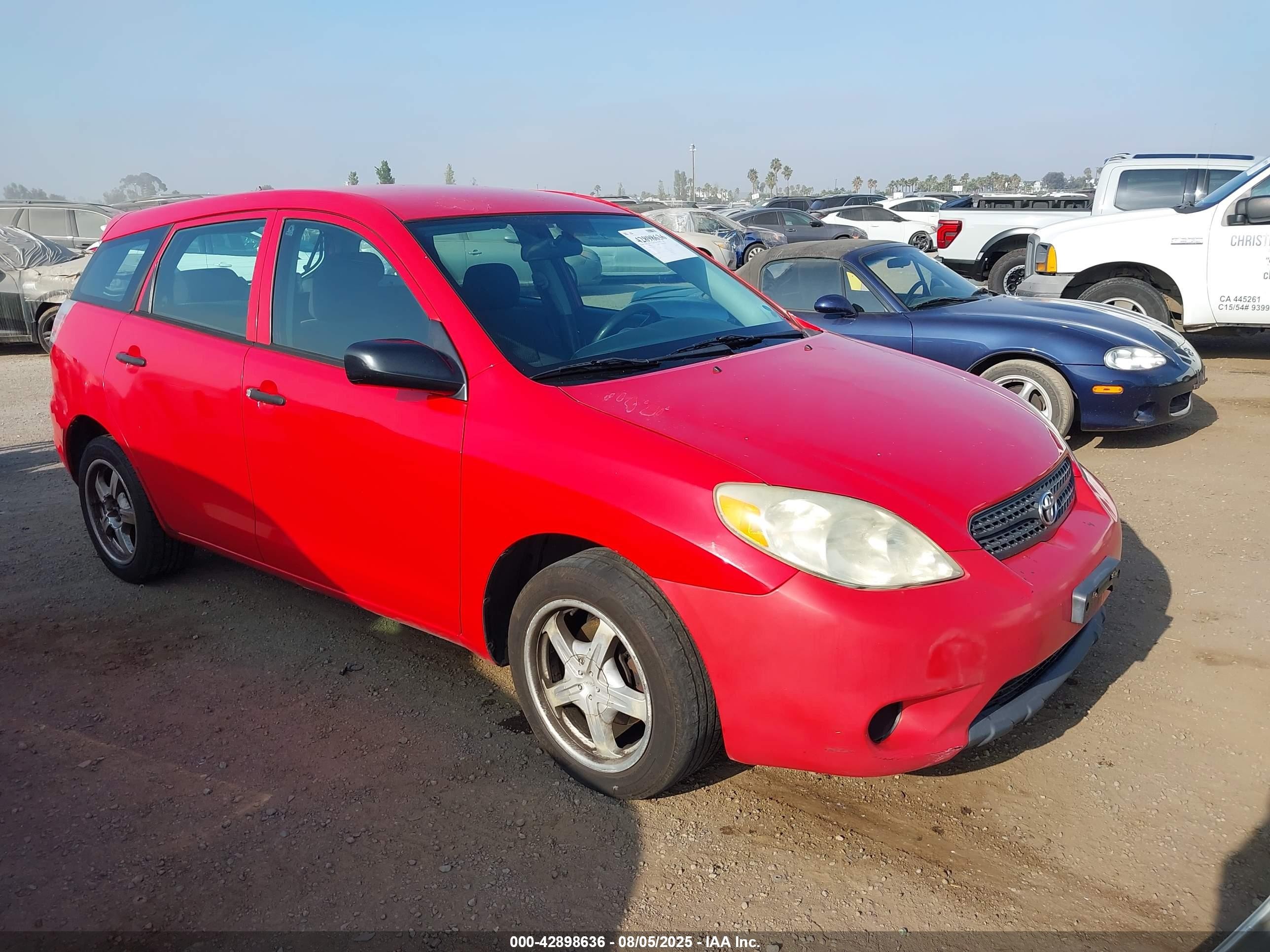 2005 Toyota Matrix   Красный vin: 2T1KR32E35C425329