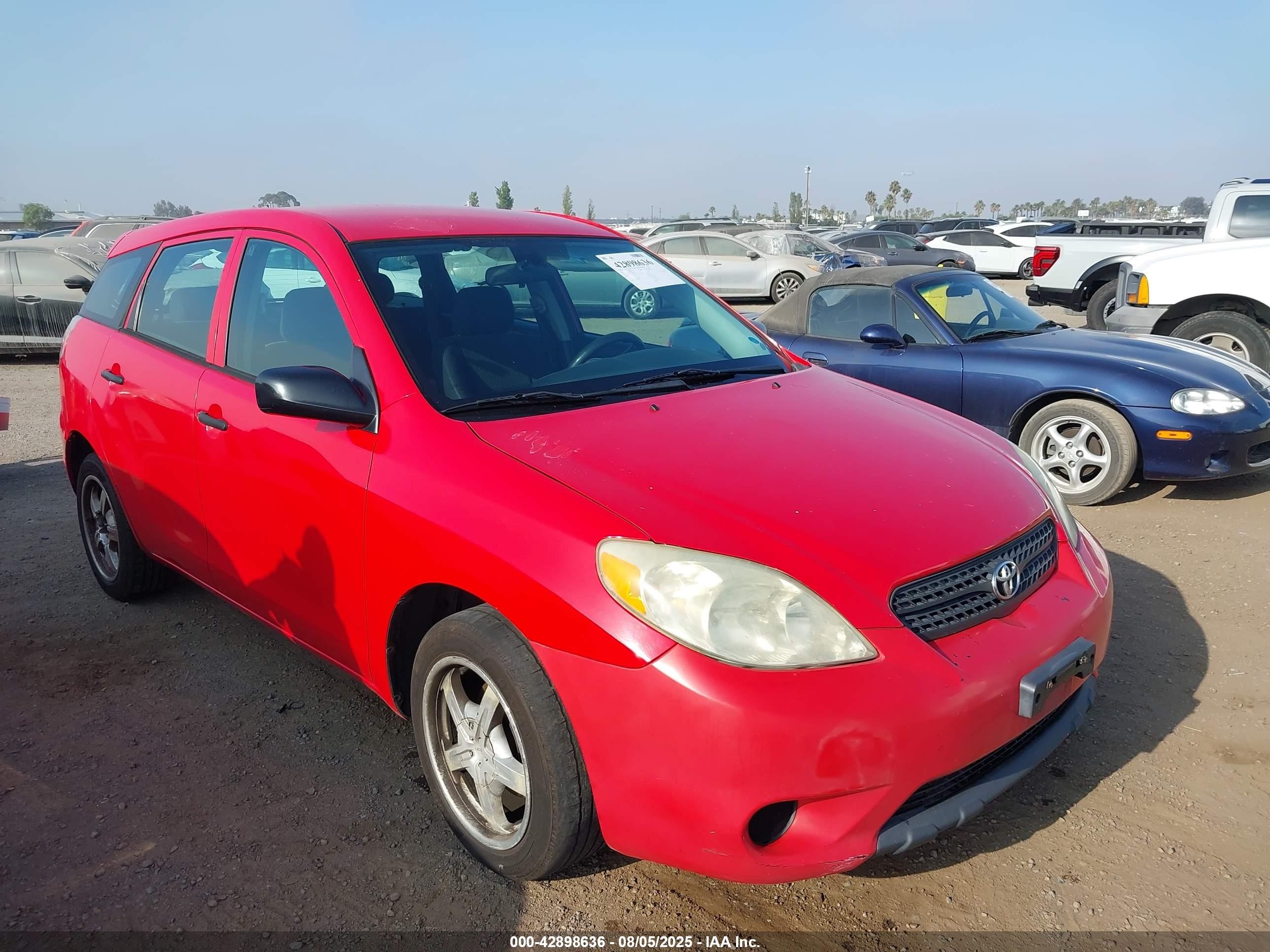 2005 Toyota Matrix   Red vin: 2T1KR32E35C425329