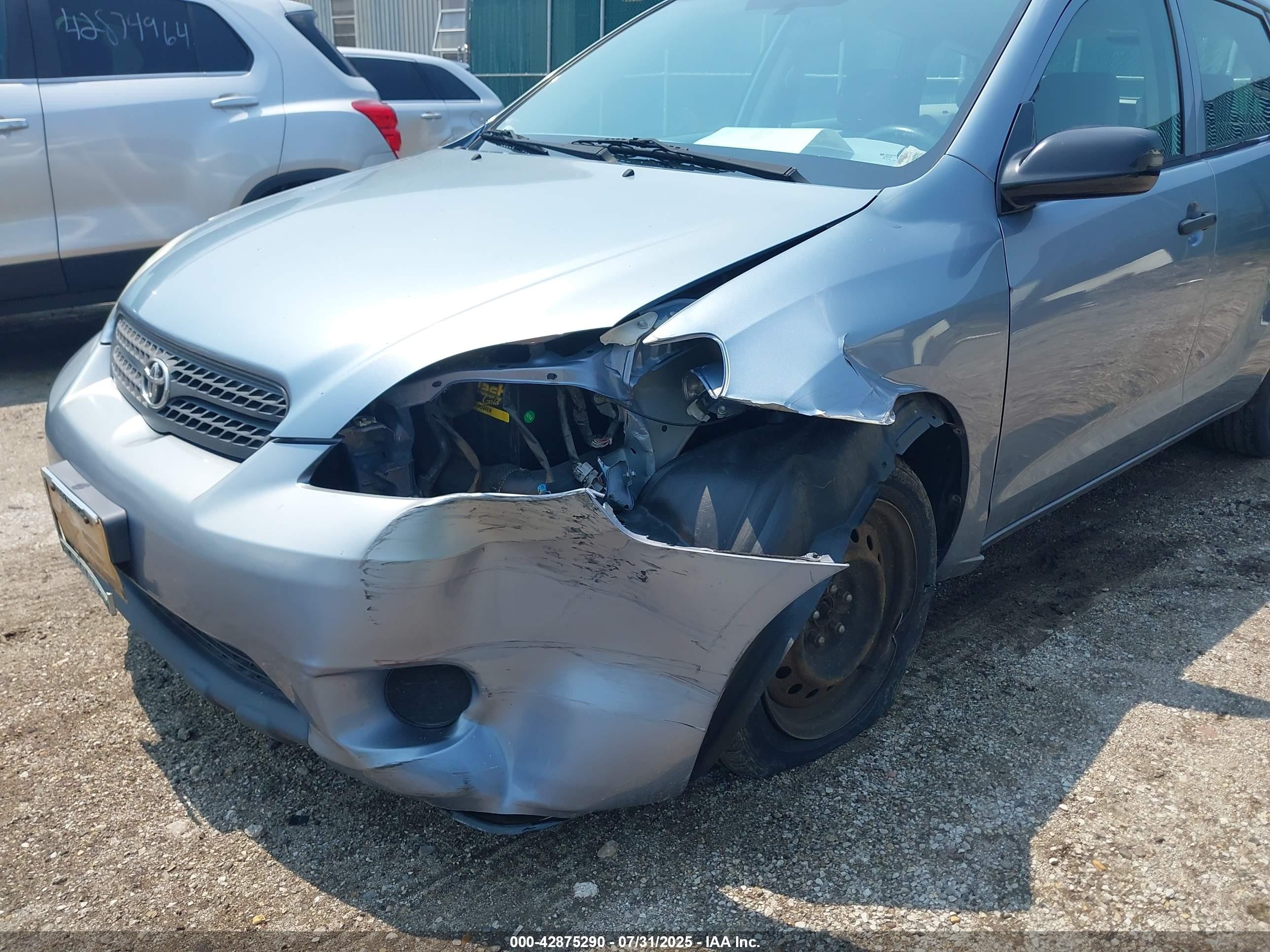 2005 Toyota Matrix   Blue vin: 2T1KR32E35C444026