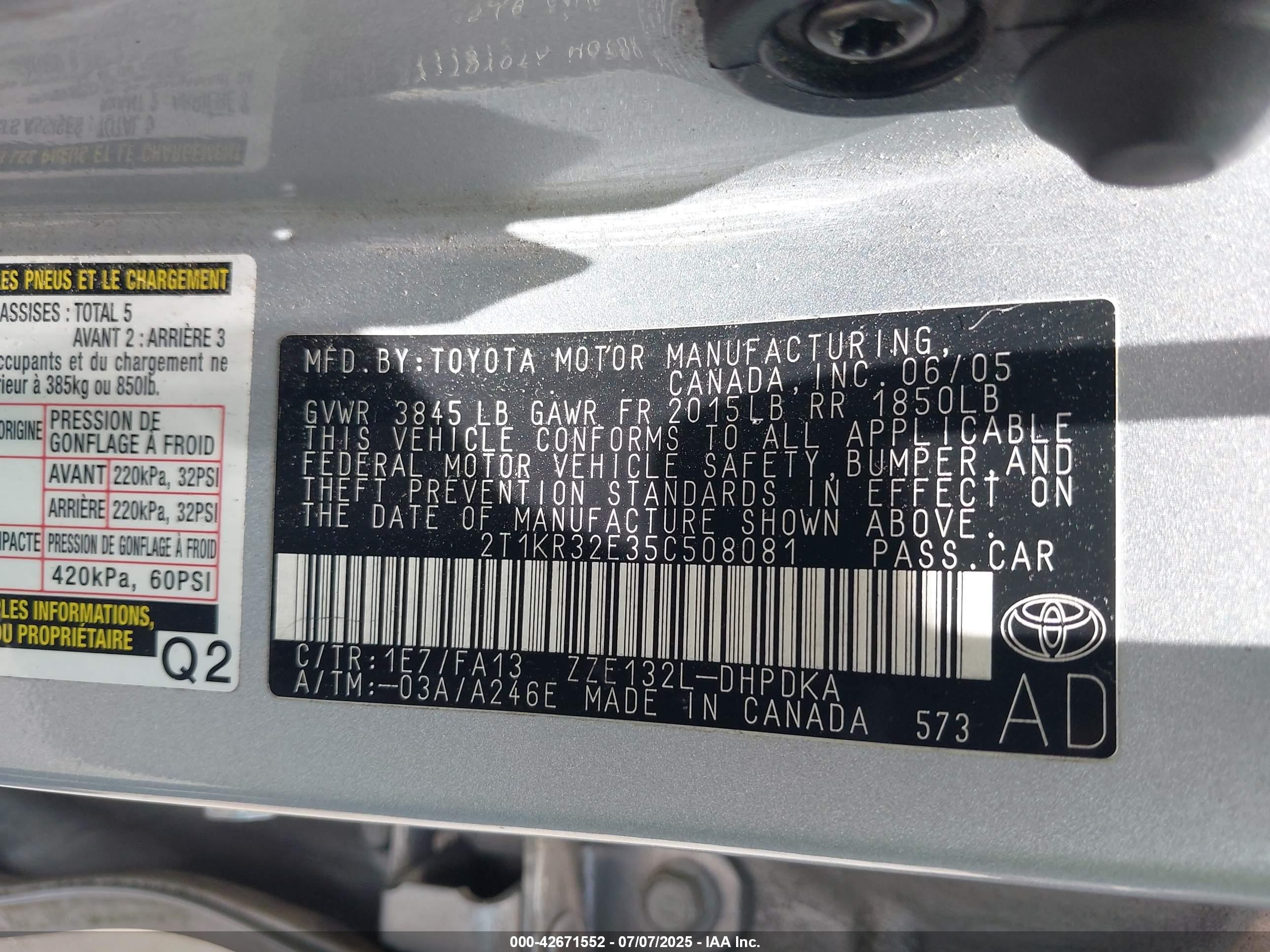 2005 Toyota Matrix   Silver vin: 2T1KR32E35C508081