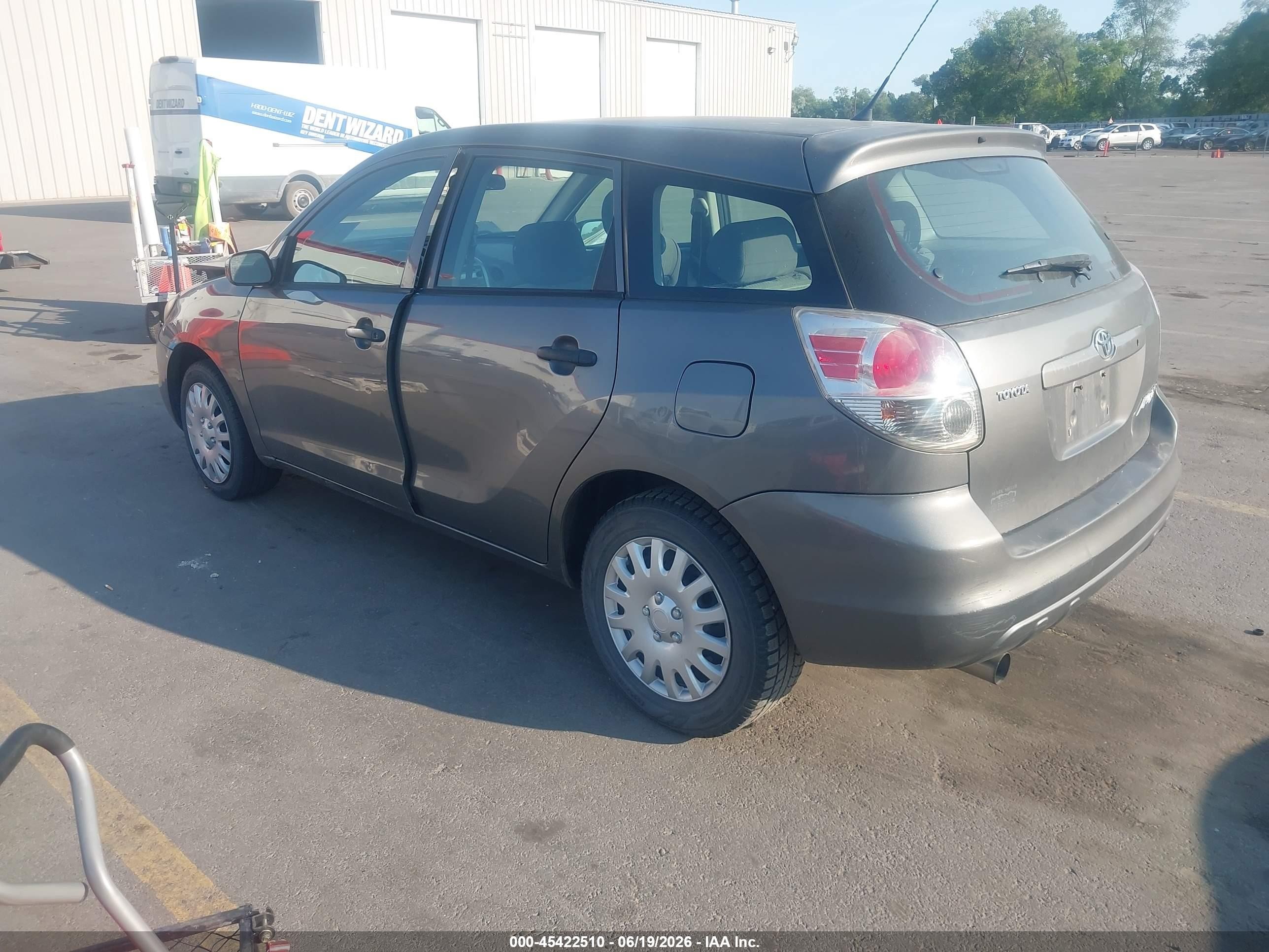 2005 Toyota Matrix   Gray vin: 2T1KR32E35C552145