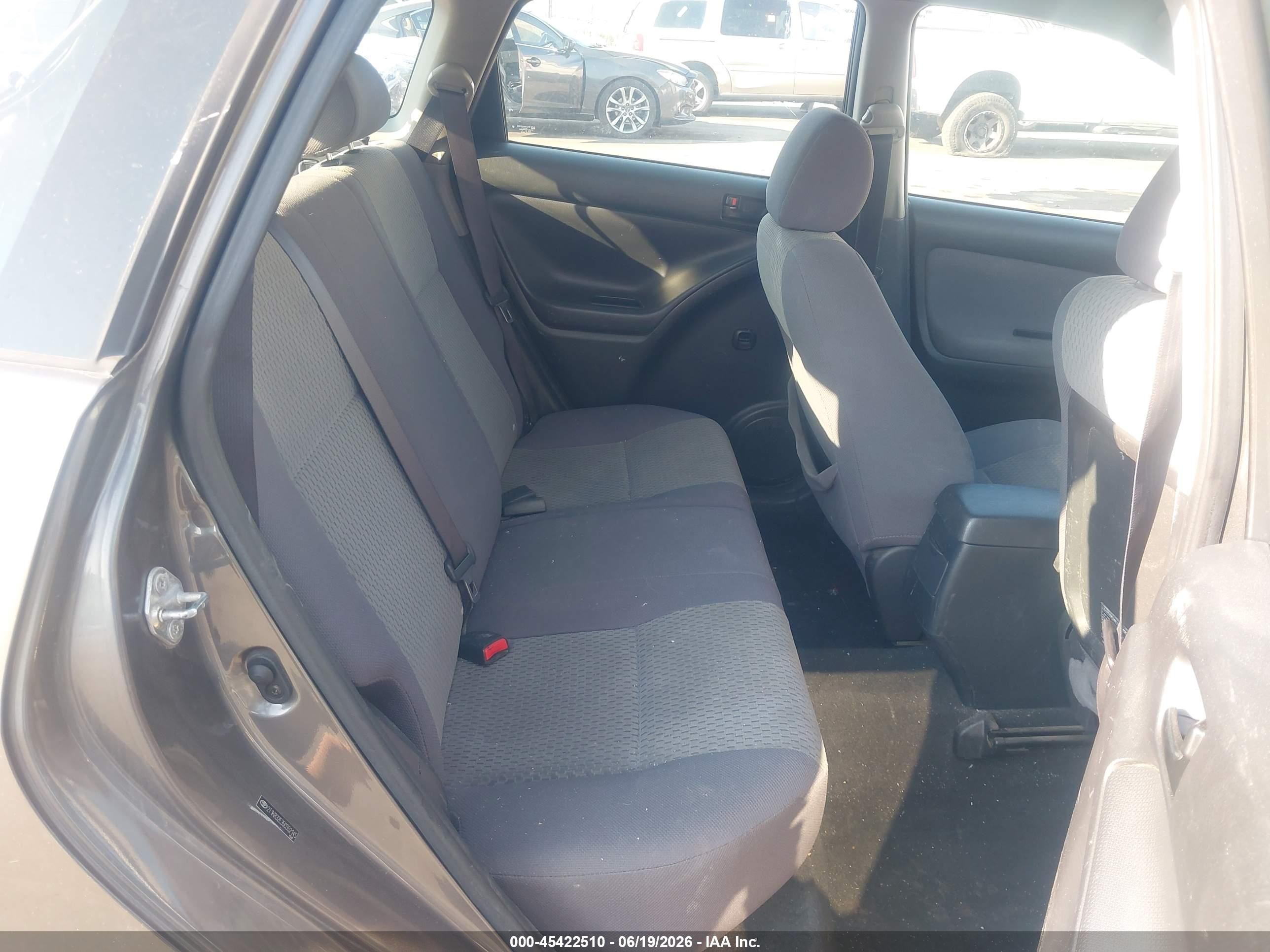 2005 Toyota Matrix   Gray vin: 2T1KR32E35C552145