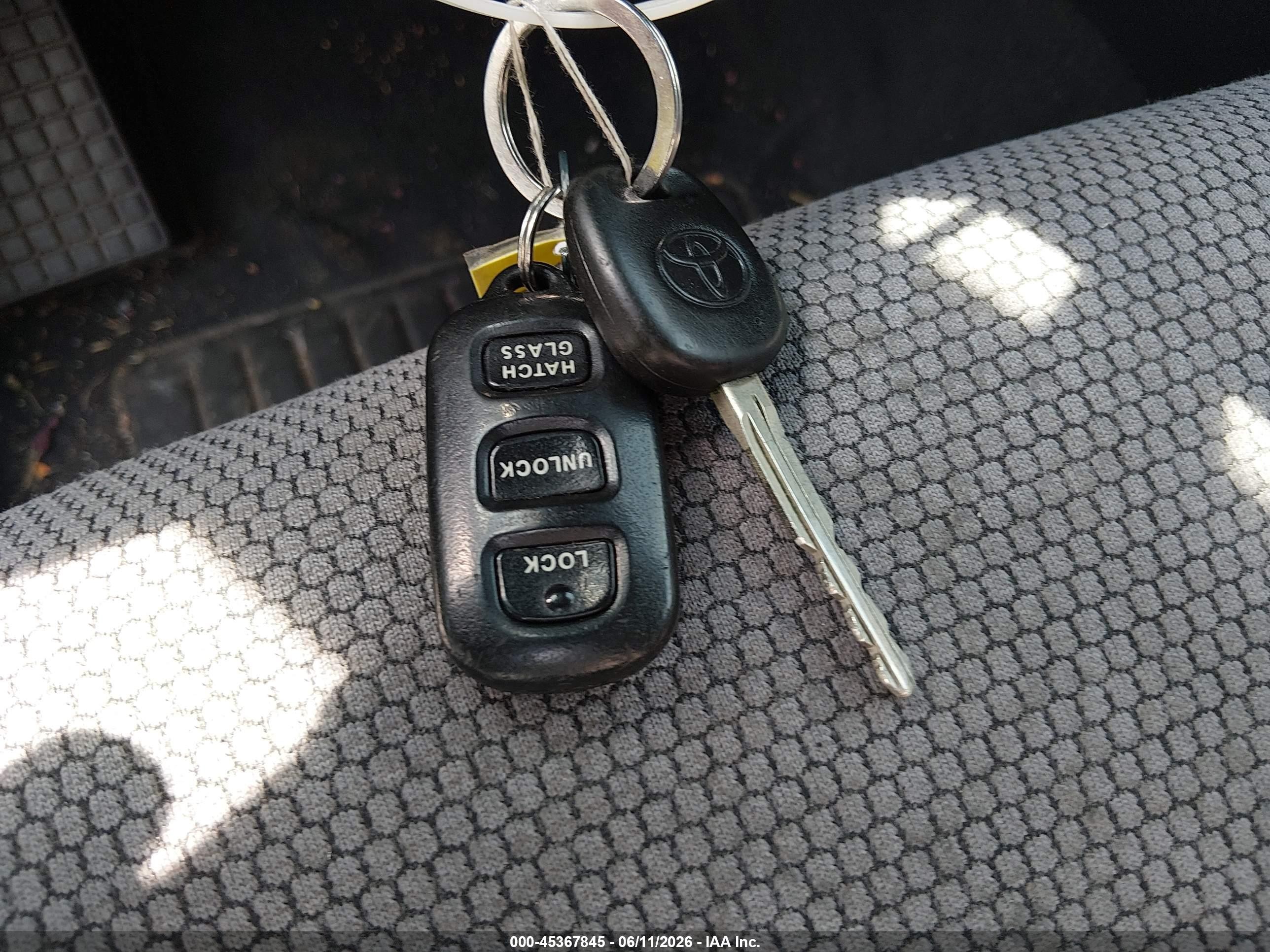 2006 Toyota Matrix Xr Blue vin: 2T1KR32E36C572302