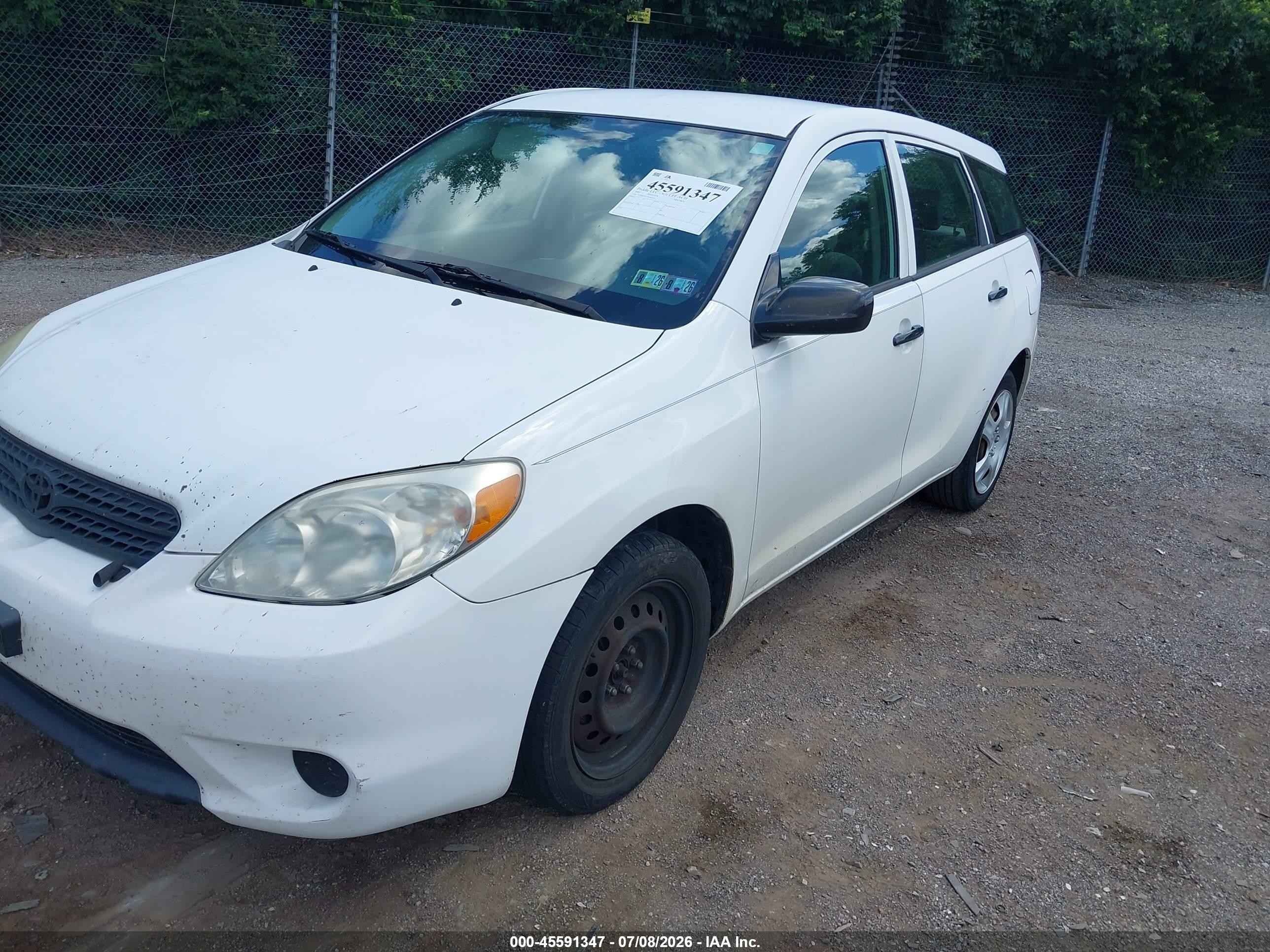2007 Toyota Matrix   White vin: 2T1KR32E37C641829