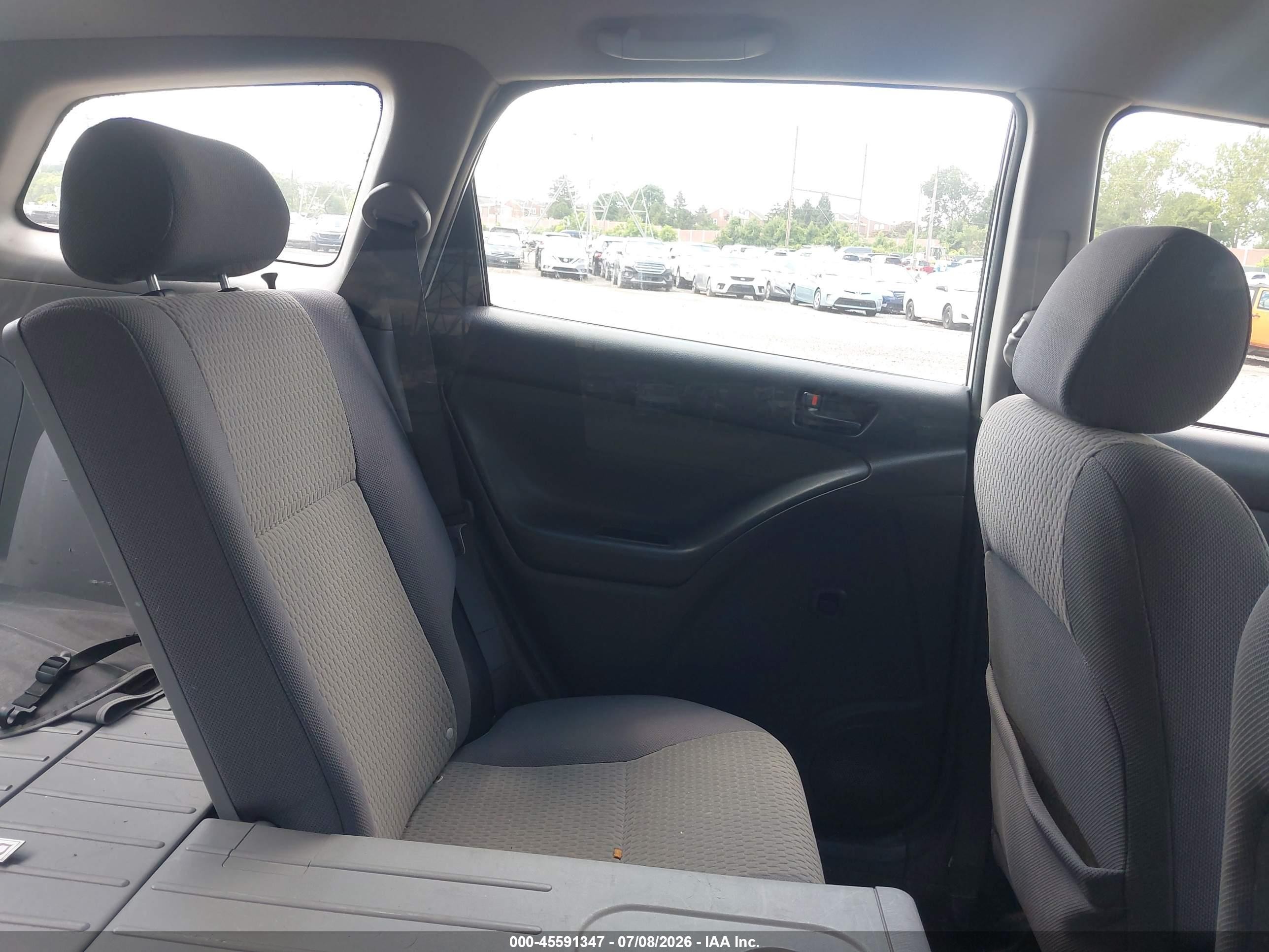 2007 Toyota Matrix   White vin: 2T1KR32E37C641829